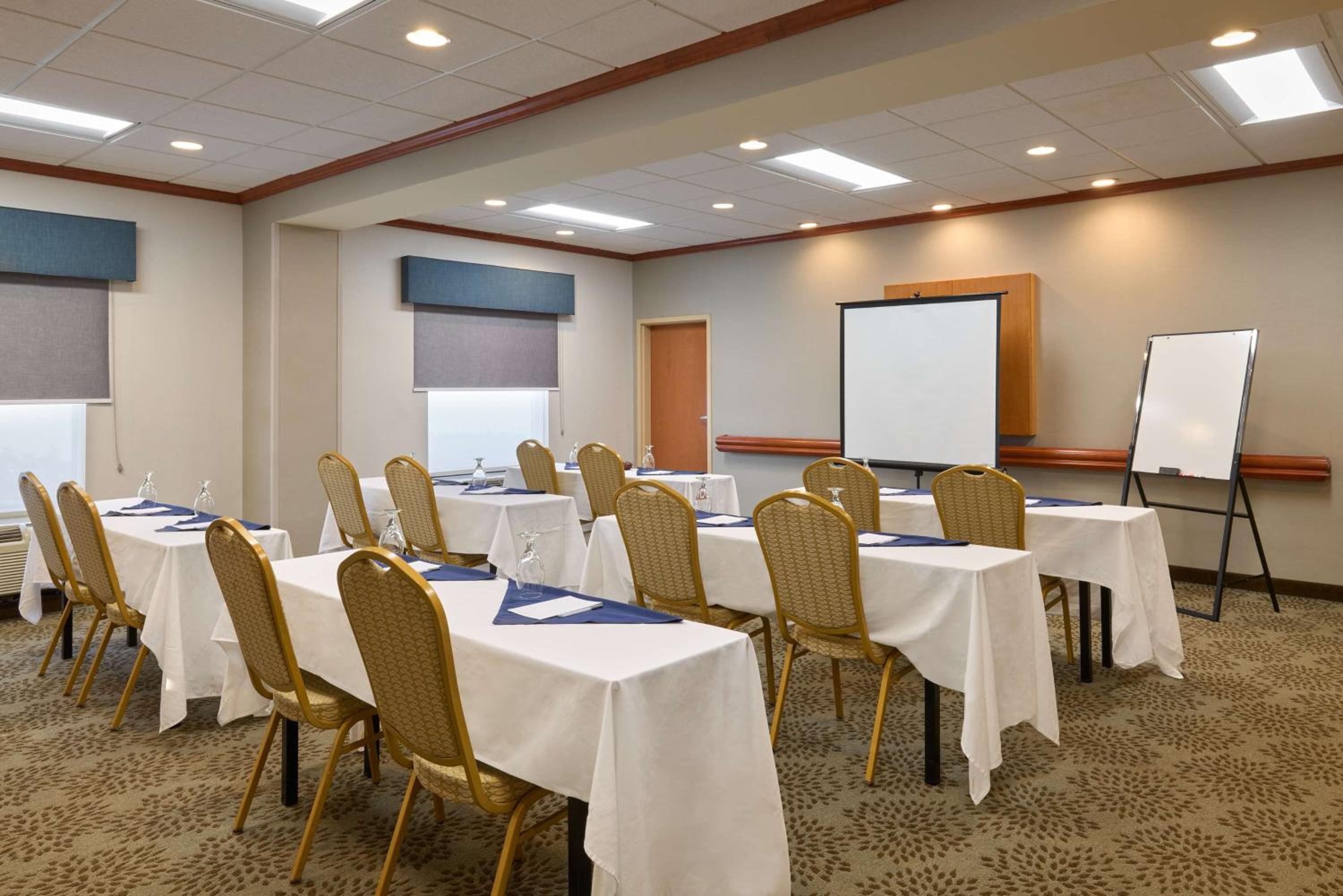 Smithfield Vacations - Hampton Inn Suites Providence / Smithfield - Property Image 36