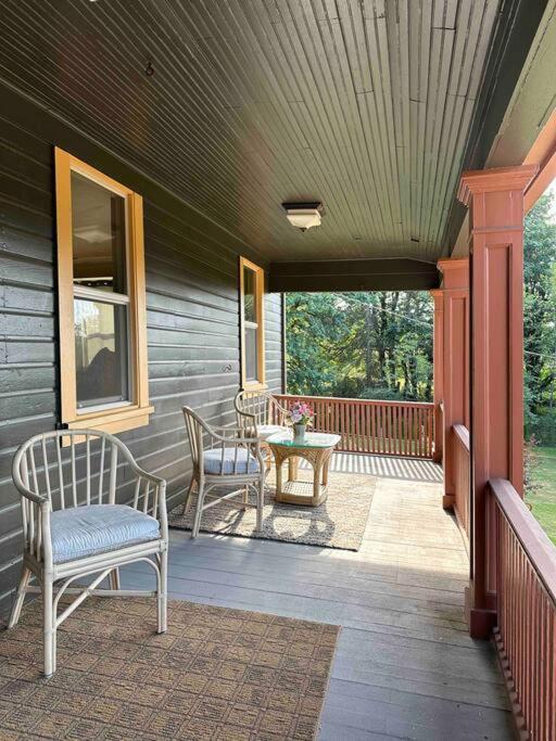 Historical Home, near wineries, weddings & shops view 3