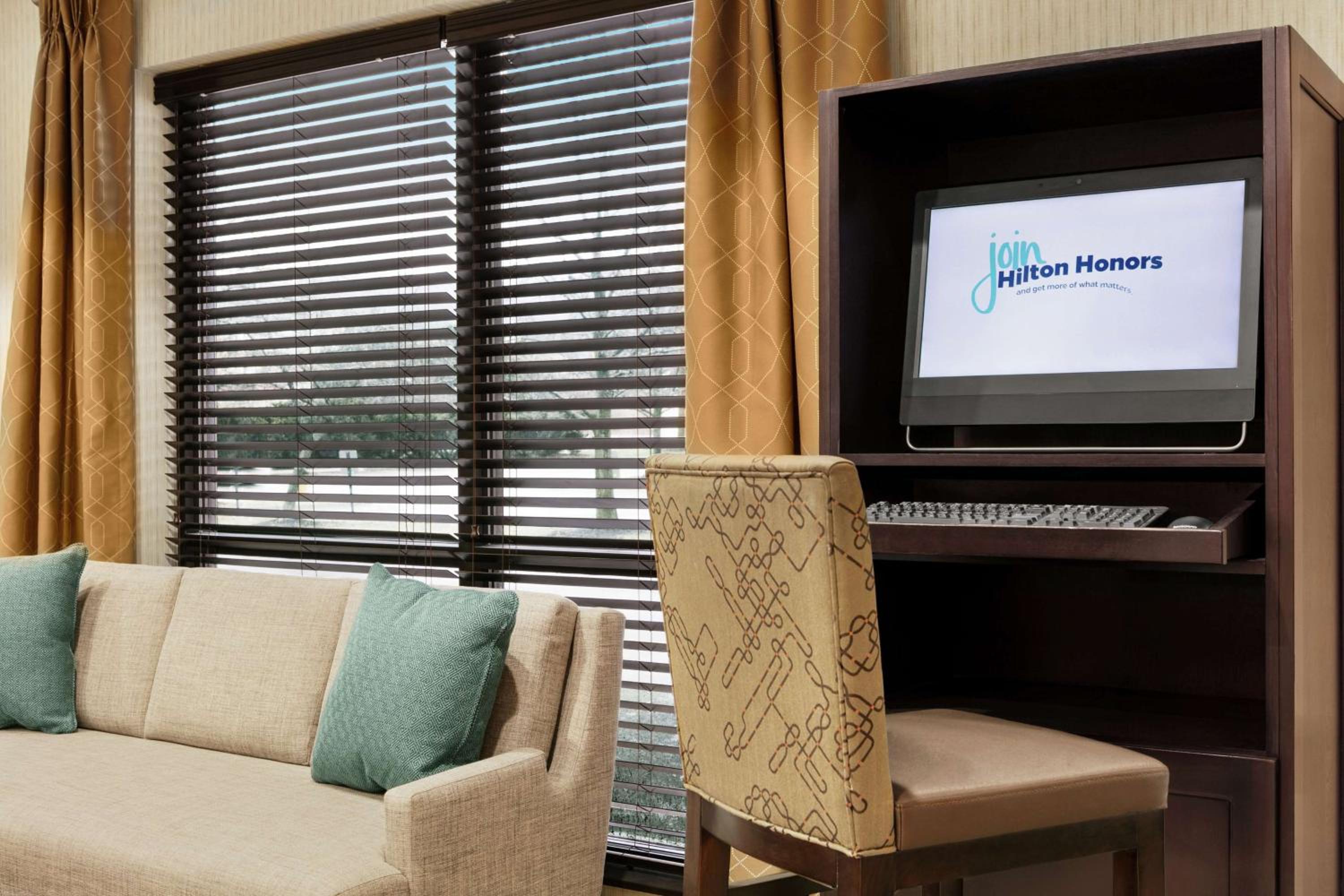 Binghamton Vacations - Hampton Inn Binghamton/Johnson City - Property Image 3