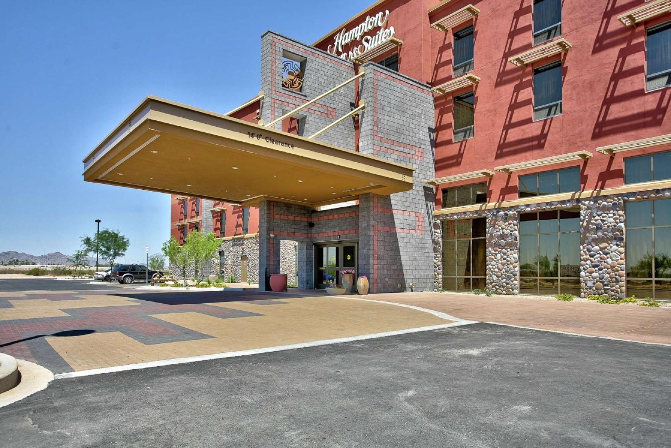 Hotel Hampton Inn & Suites Scottsdale at Talking Stick - Image 1