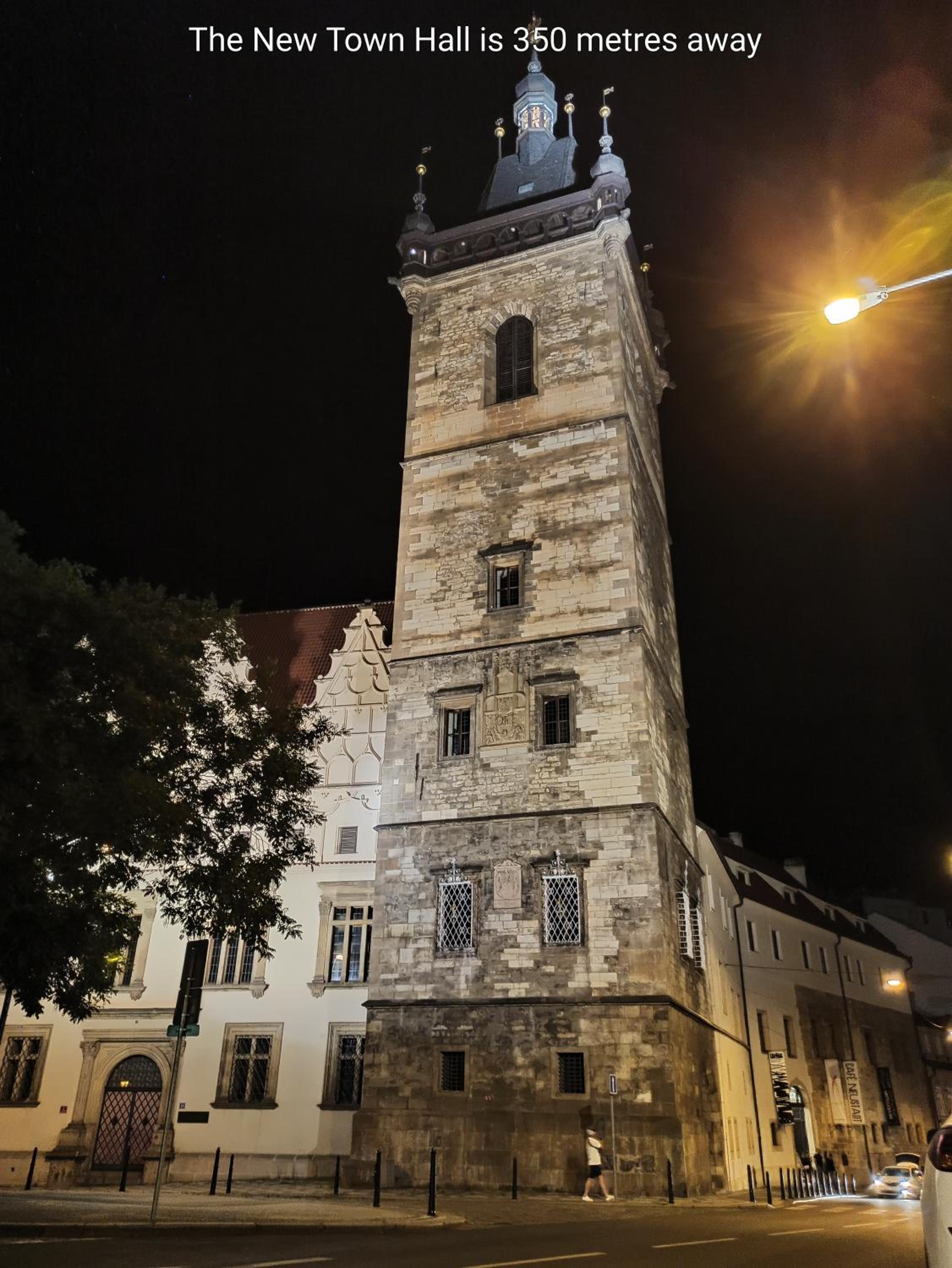 New modern-style apartment with balcony in the Prague 2