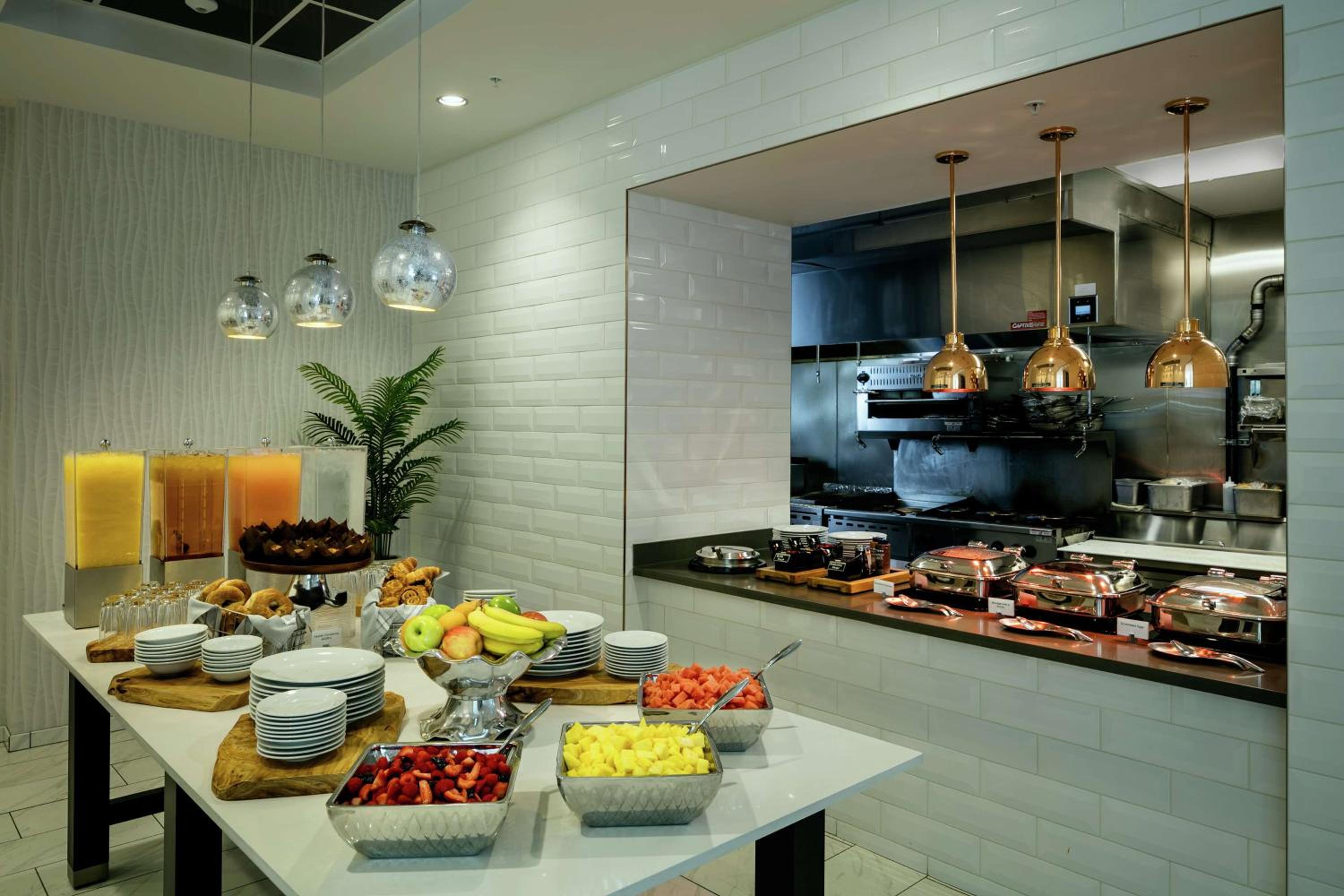 Seattle Vacations - Hilton Garden Inn Seattle Bellevue Downtown, WA - Property Image 3