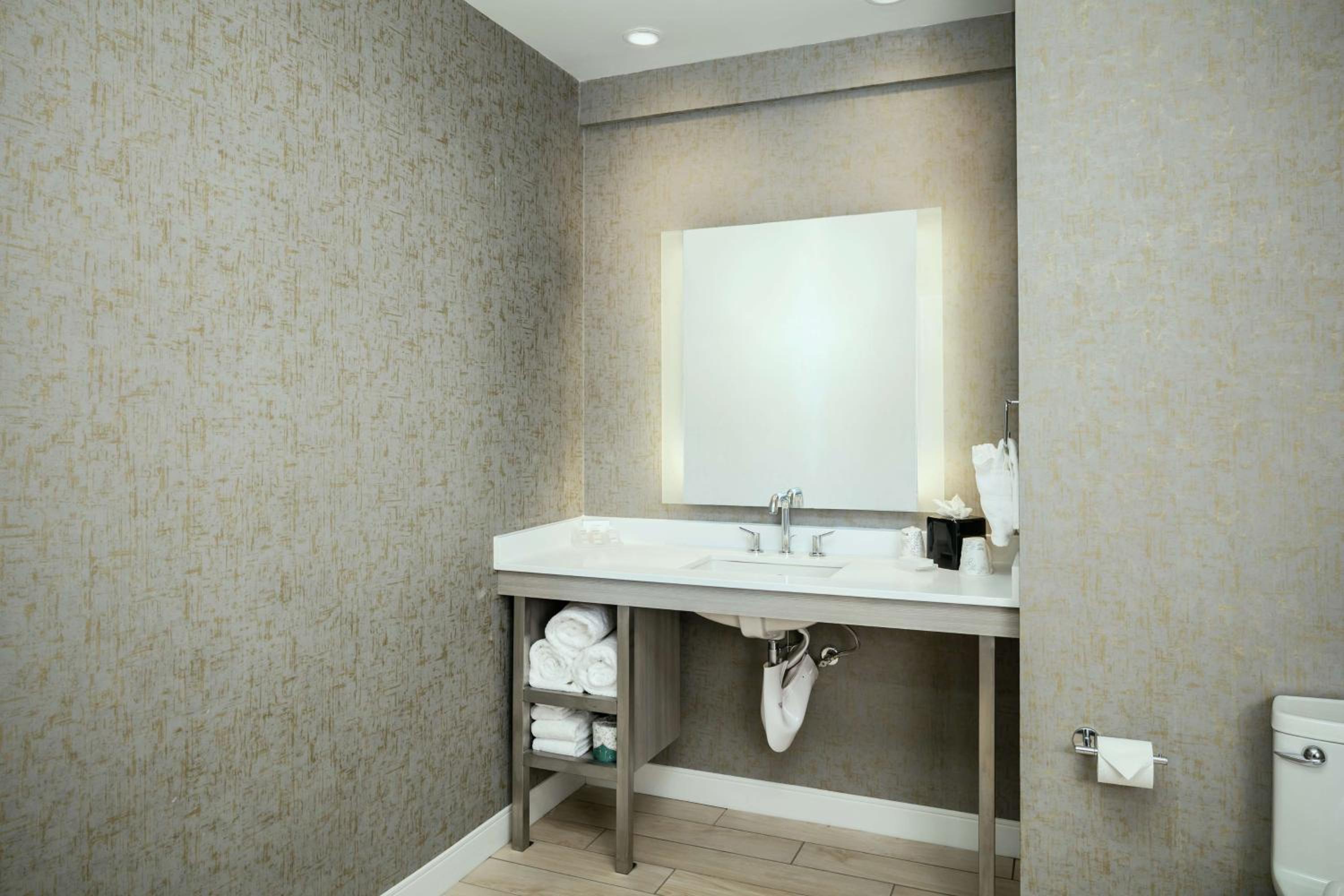 Hilton Garden Inn Seattle Bellevue Downtown, WA - Property Image 11