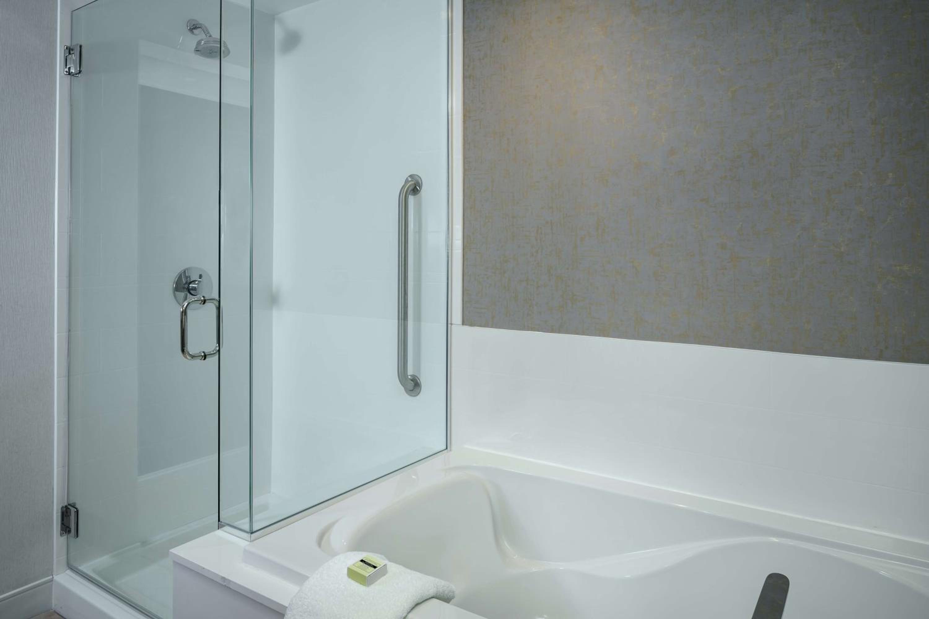Hilton Garden Inn Seattle Bellevue Downtown, WA - Property Image 1