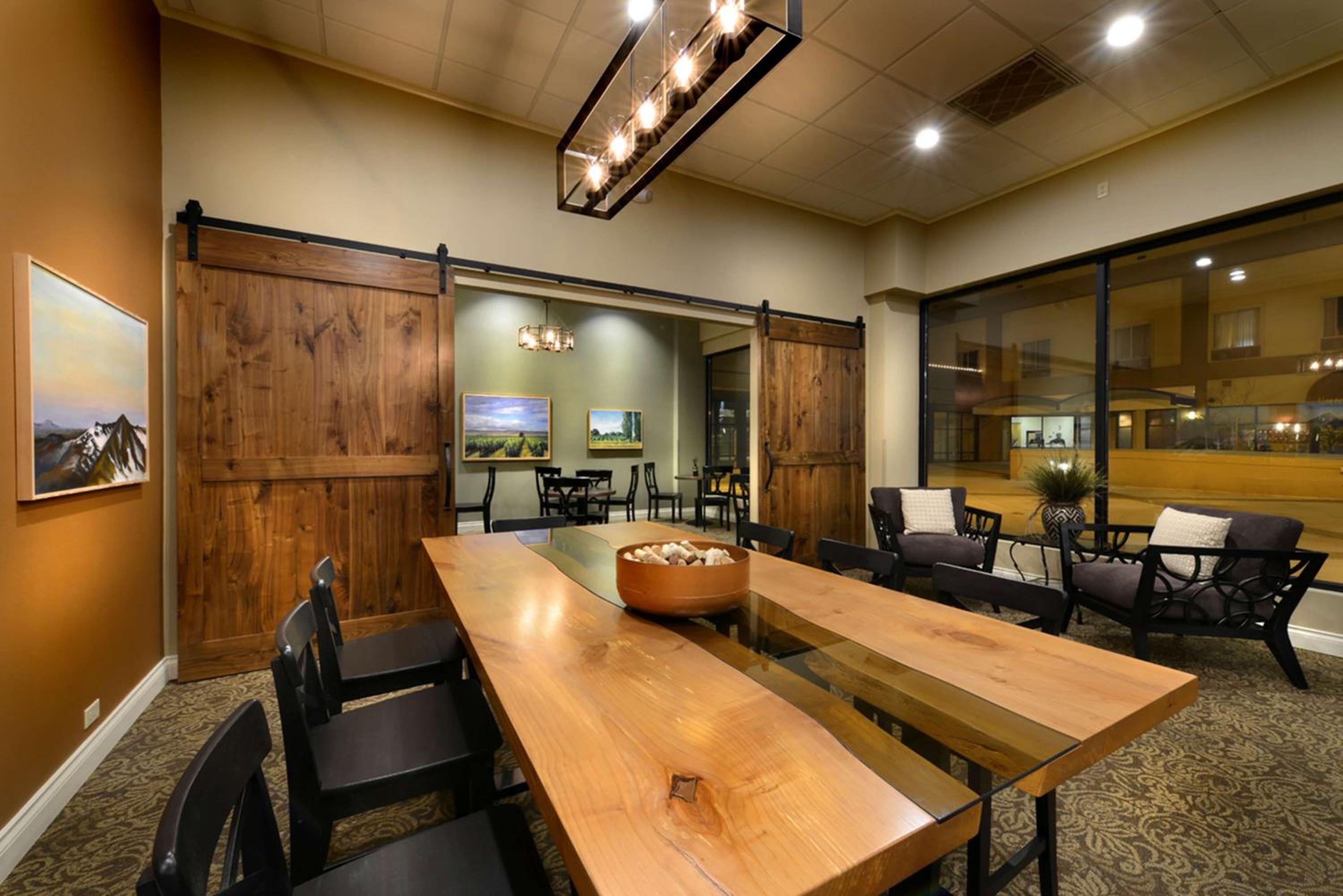 Yakima Vacations - Hotel Maison Yakima Tapestry Collection by Hilton - Property Image 4