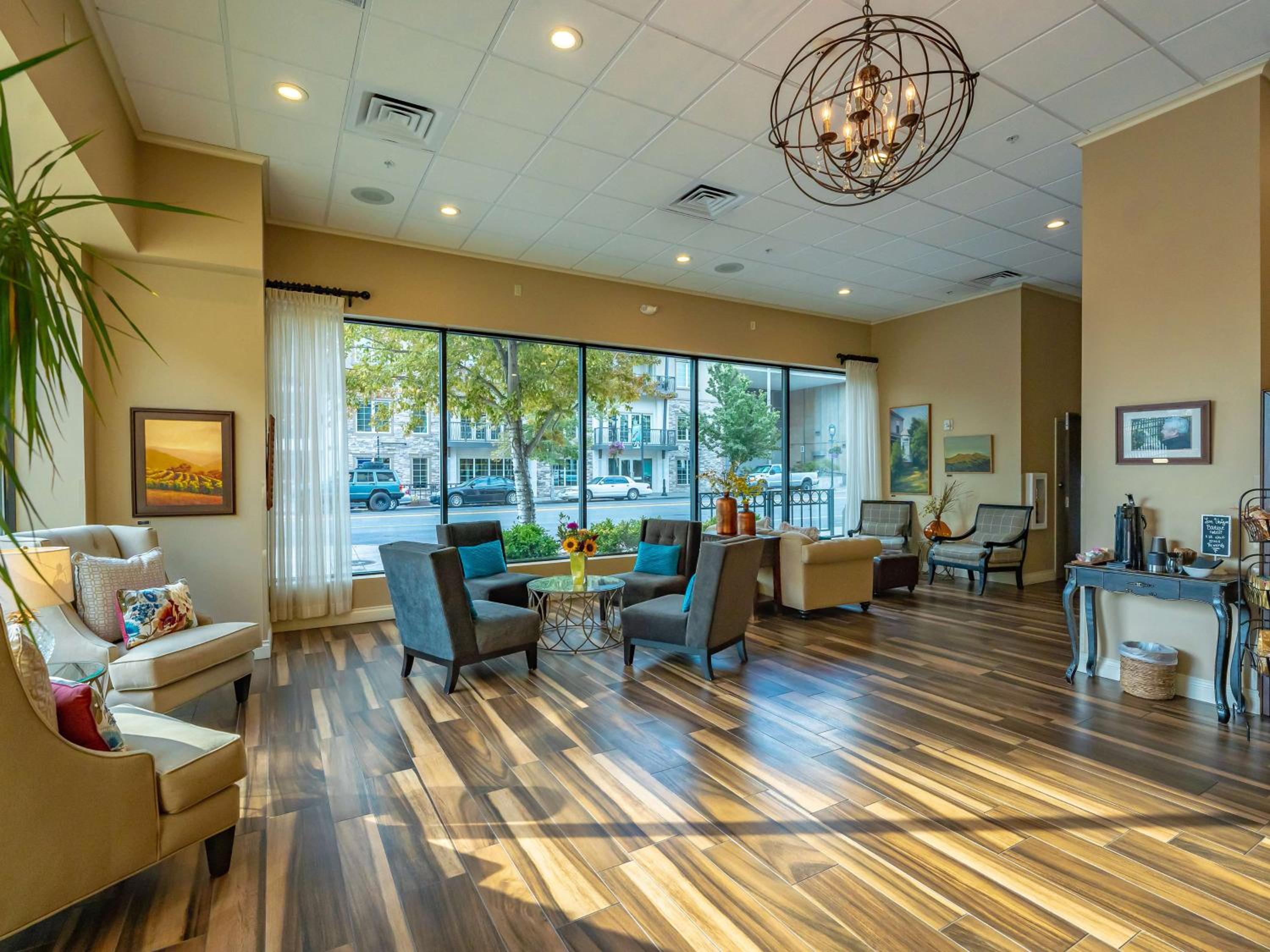 Yakima Vacations - Hotel Maison Yakima Tapestry Collection by Hilton - Property Image 2