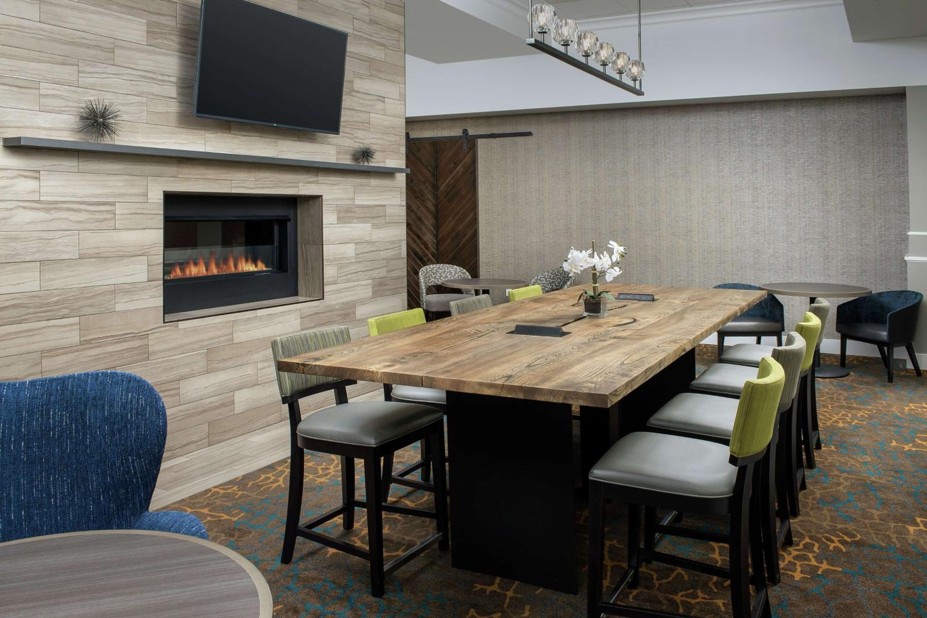 Yakima Vacations - Hilton Garden Inn Yakima Downtown - Property Image 5