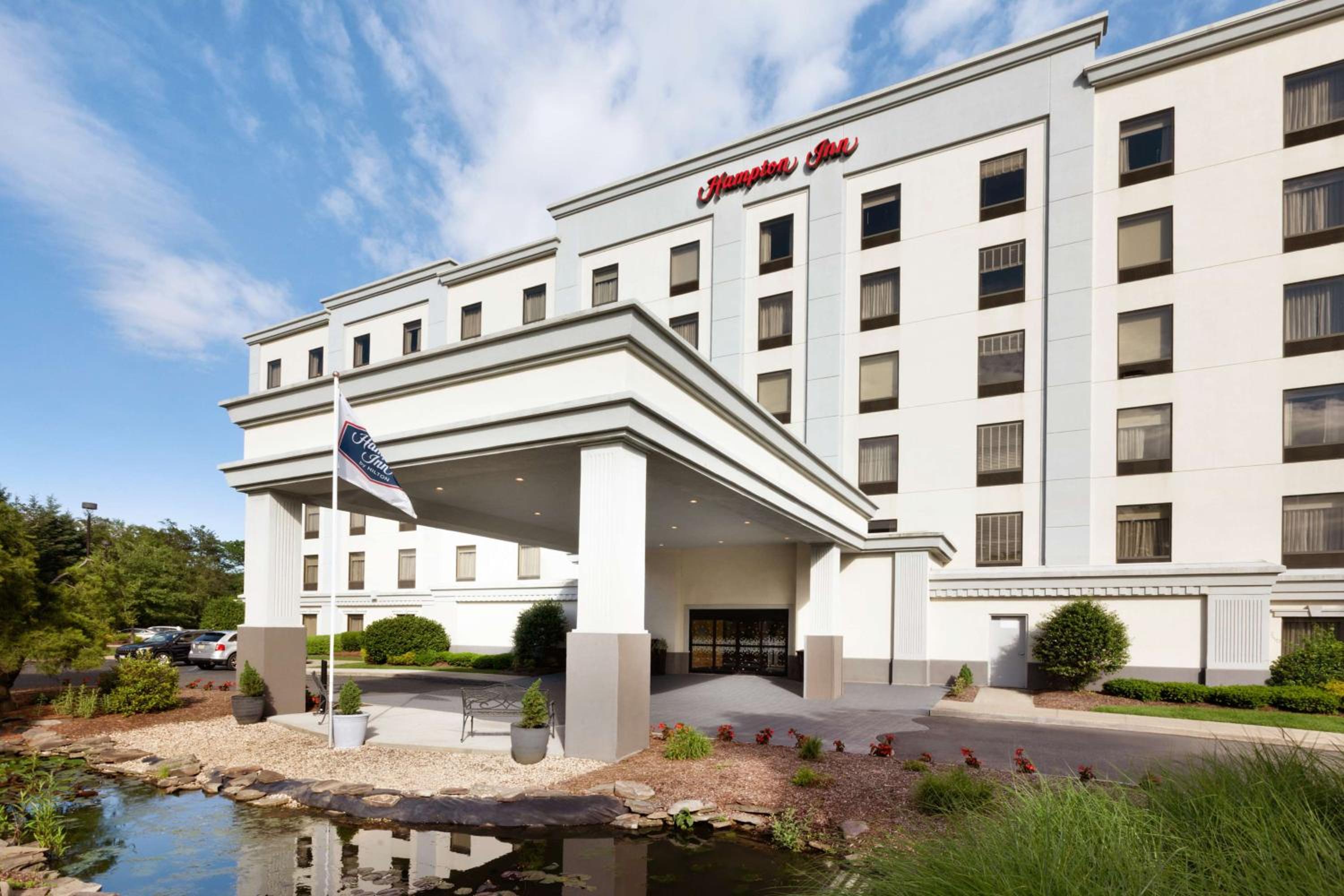 Hotel Hampton Inn Long Island-Brookhaven - Image 1