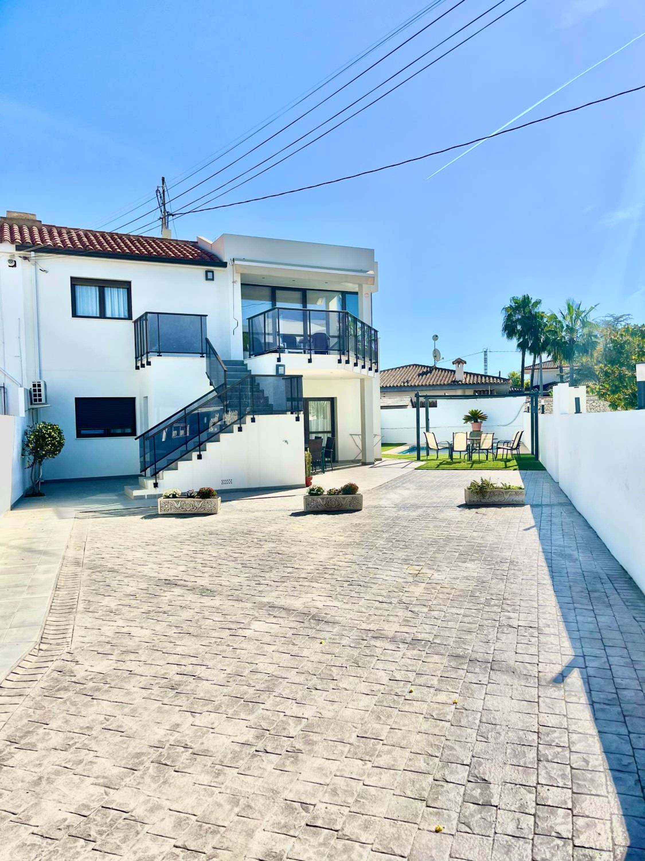 Hotel The Villa by Albir Proper Properties - Image 1