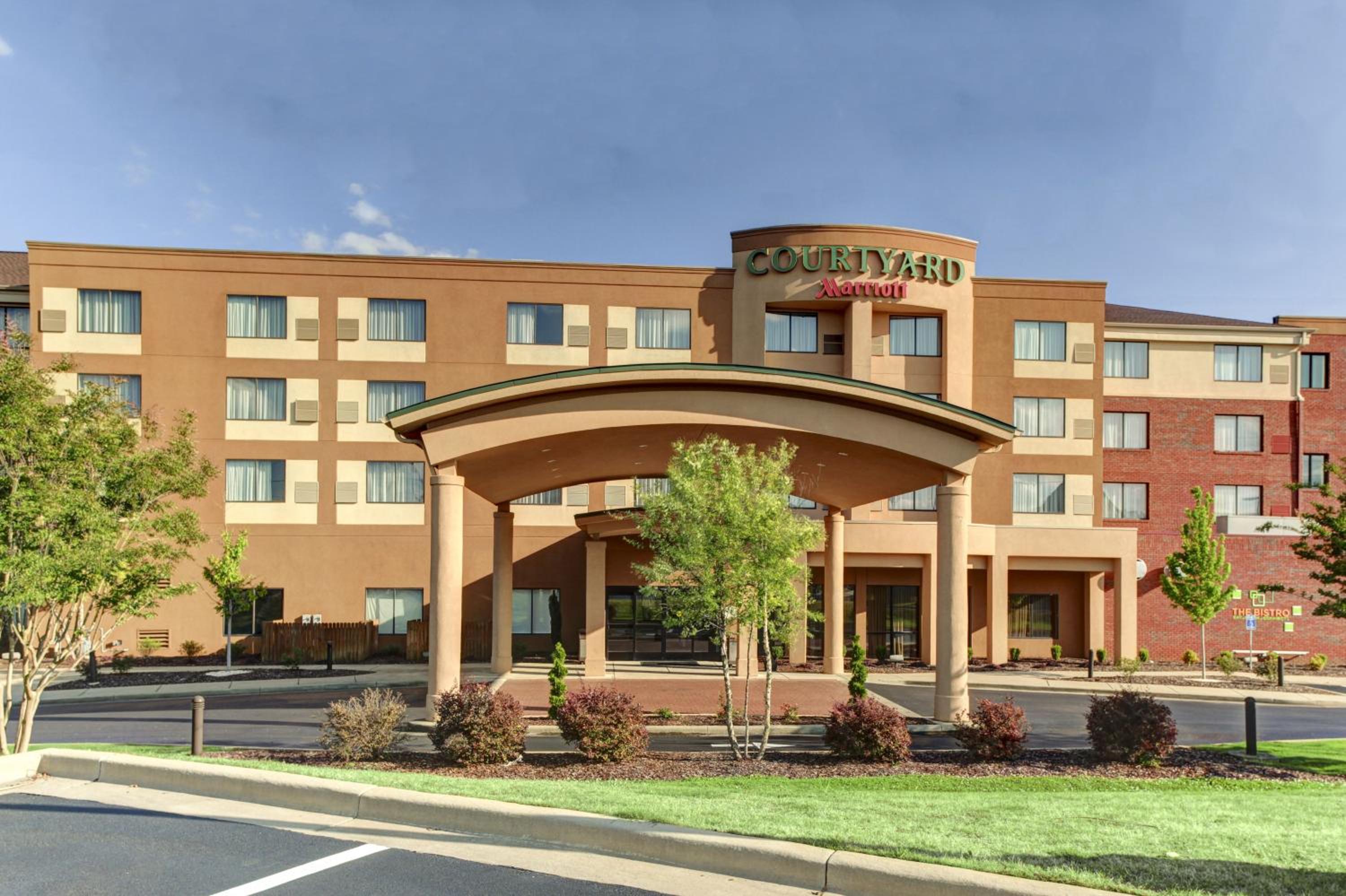 Oxford Vacations - Courtyard by Marriott Anniston Oxford - Property Image 1