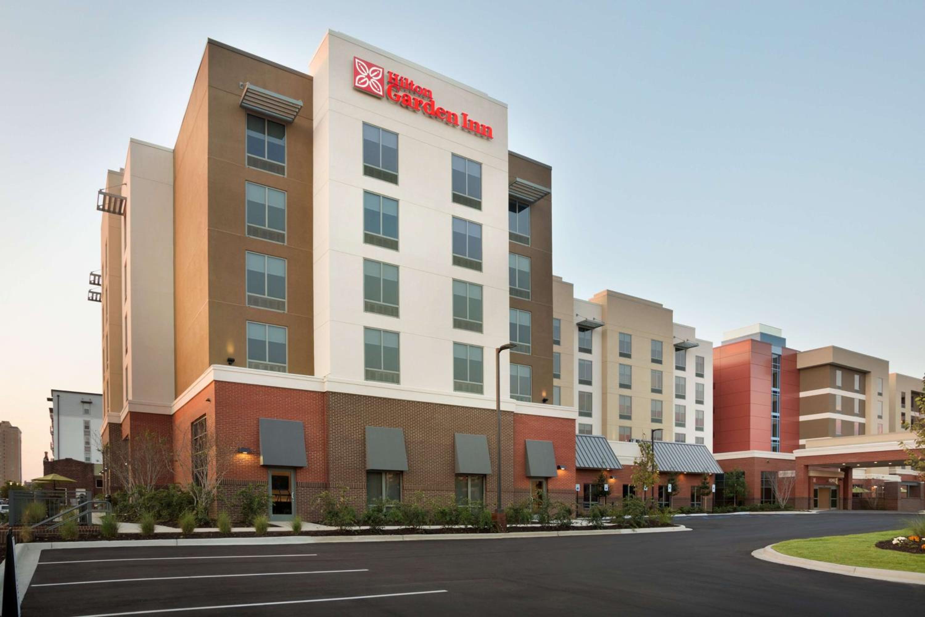 Hotel Hilton Garden Inn Downtown Birmingham - Image 1