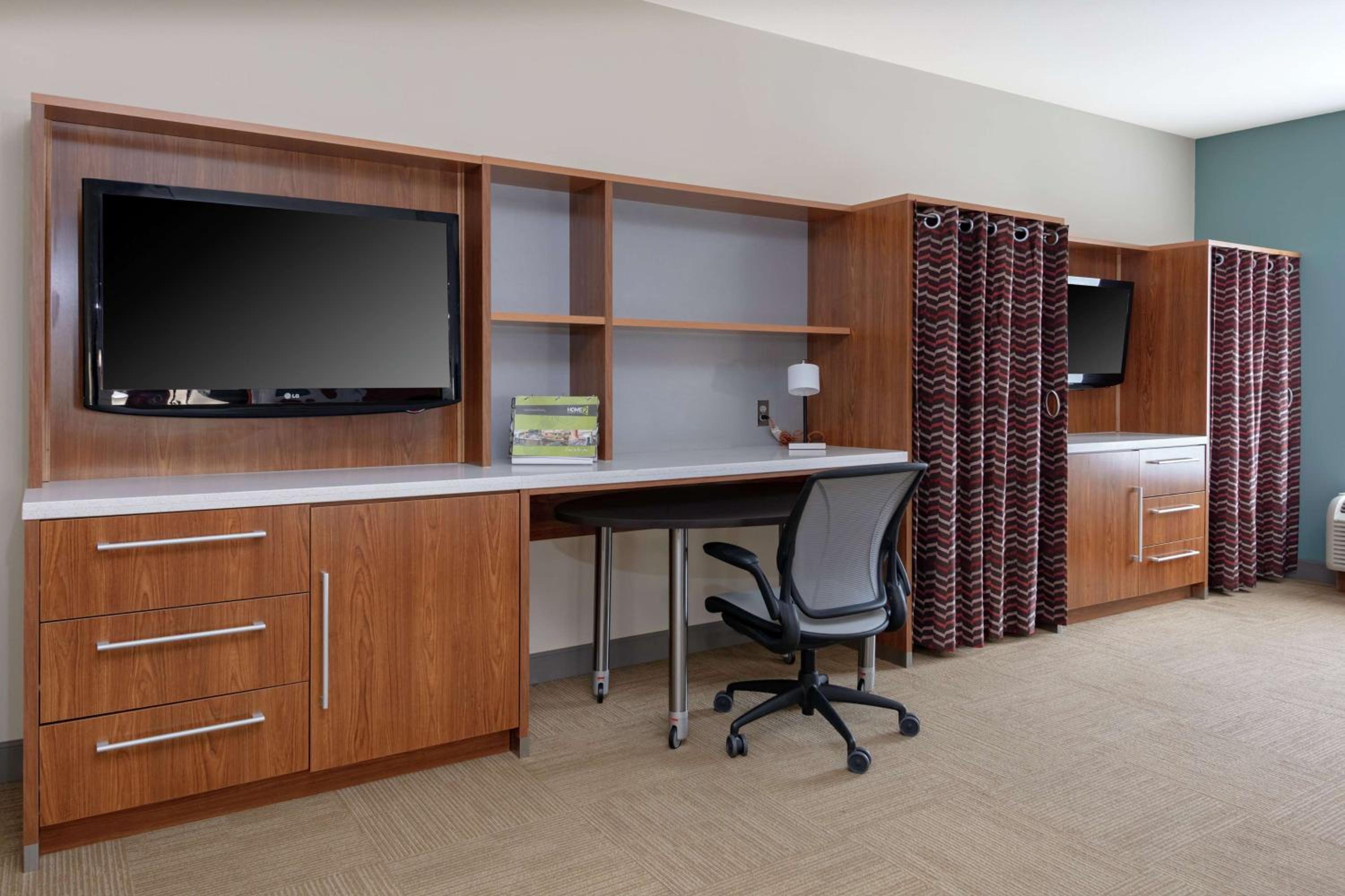 Fayetteville Vacations - Home2 Suites by Hilton Fayetteville Fort Liberty - Property Image 16