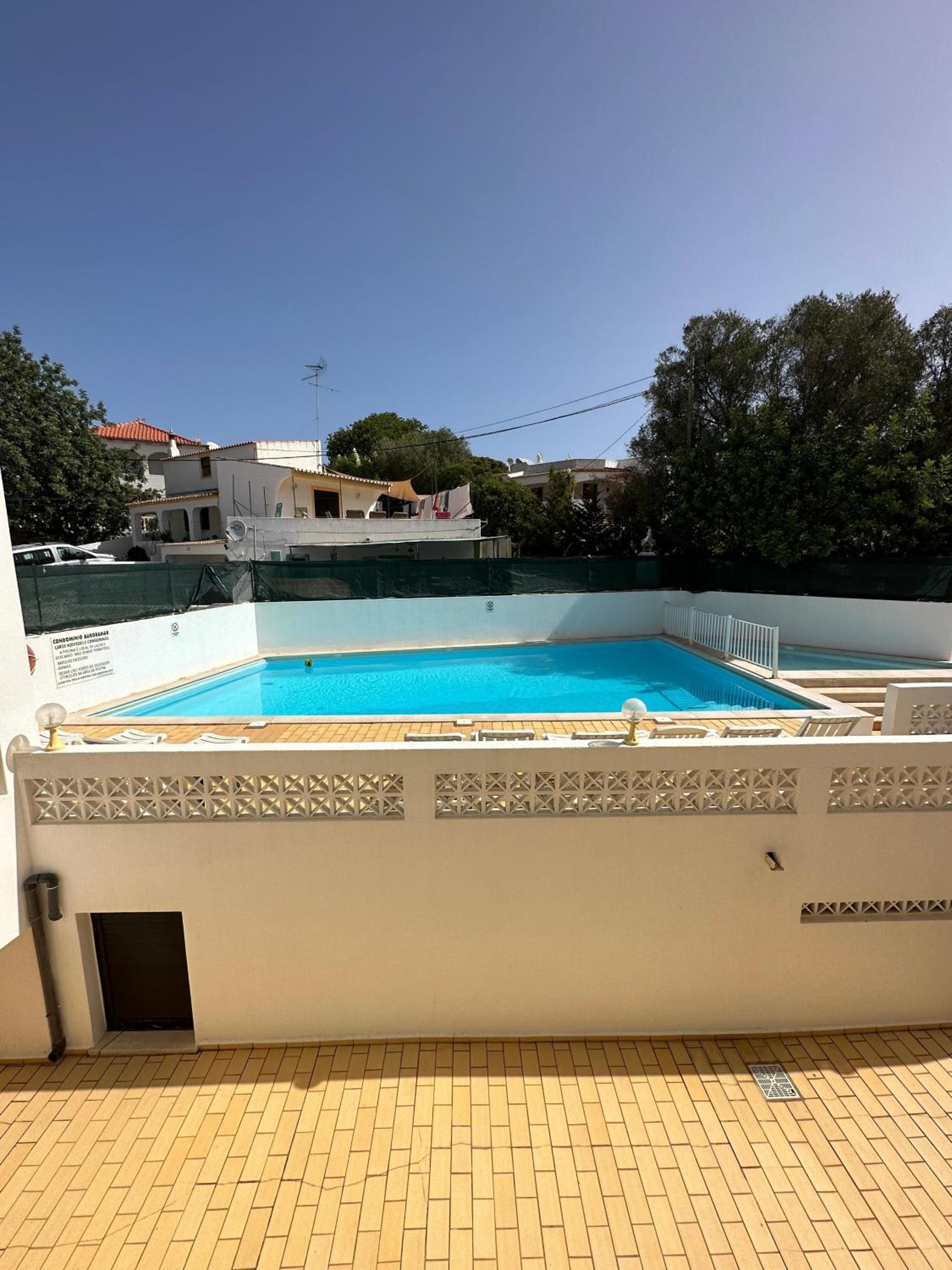 Host Wise - Lively Charming Apartment w Pool view 4