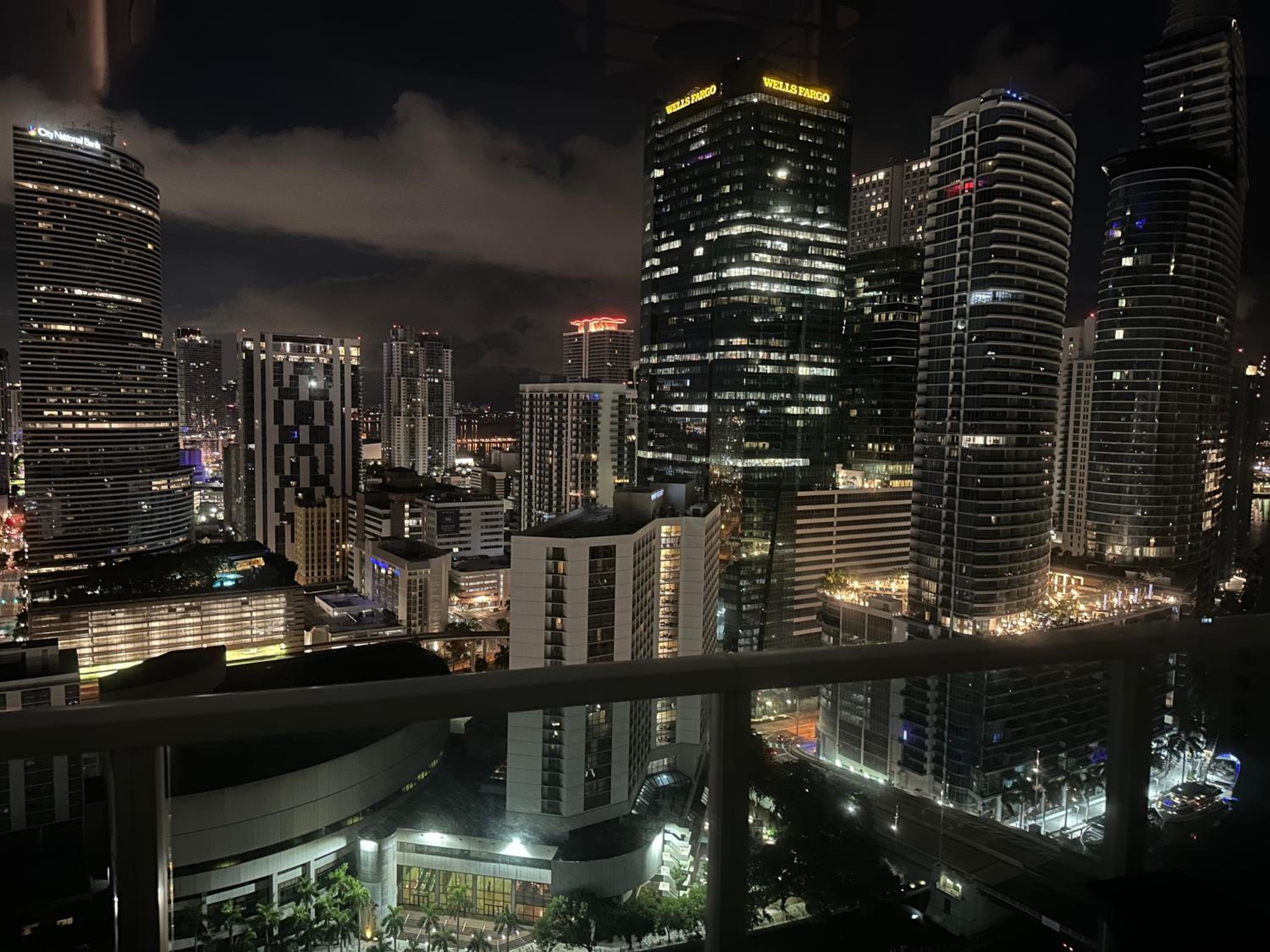 Skyline Serenity - Brickell On The River - Bi-Level Loft with Breathtaking Views On The Ocean
