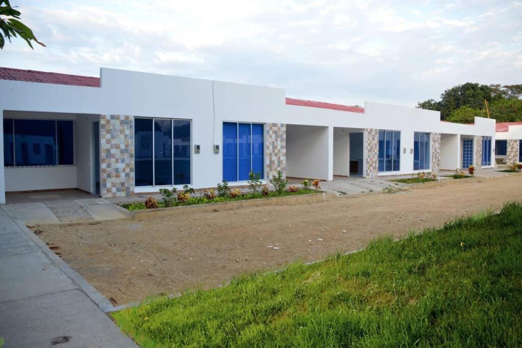 Agradable casa en condominio campestre con piscina