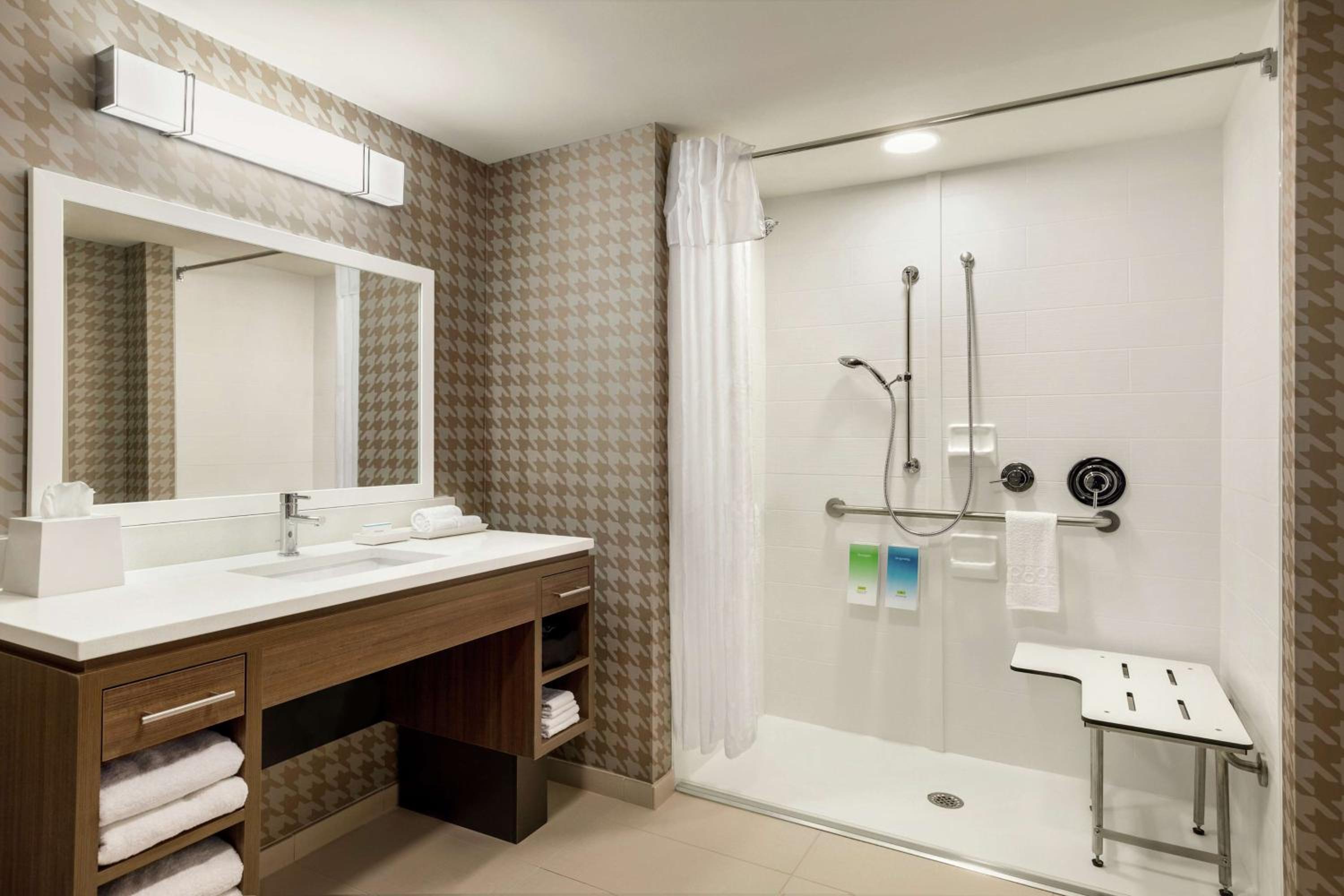 Statesboro Vacations - Home2 Suites By Hilton Statesboro - Property Image 7