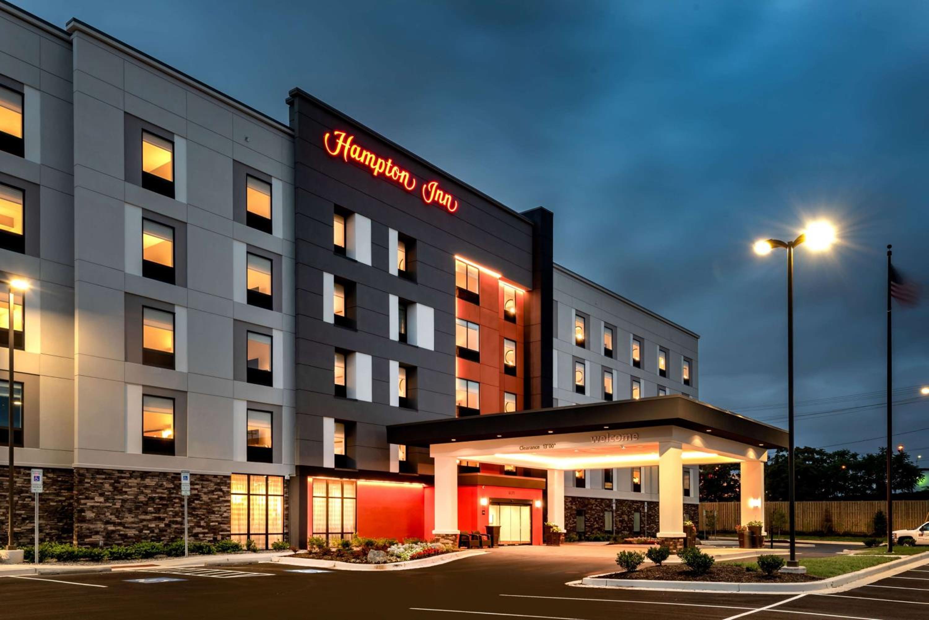 Hotel Hampton Inn Baltimore Bayview Campus - Image 1