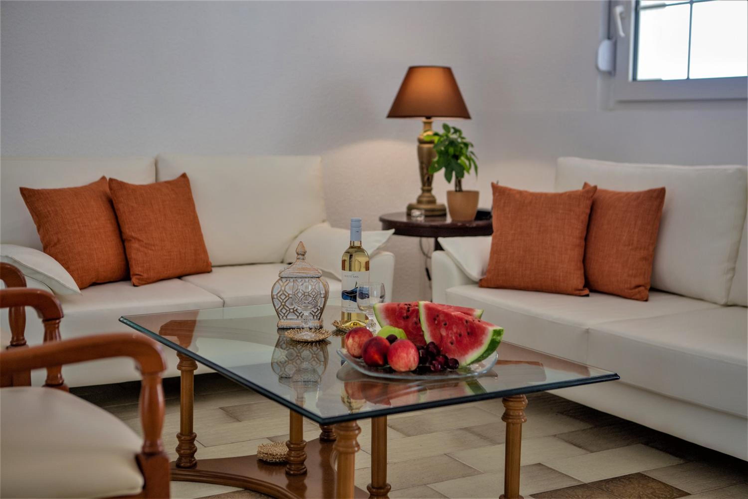 Villa Komorebi Detached 3 Bedroom Grand Estate, 2500m2 Private Garden, Walk to Beach & Town