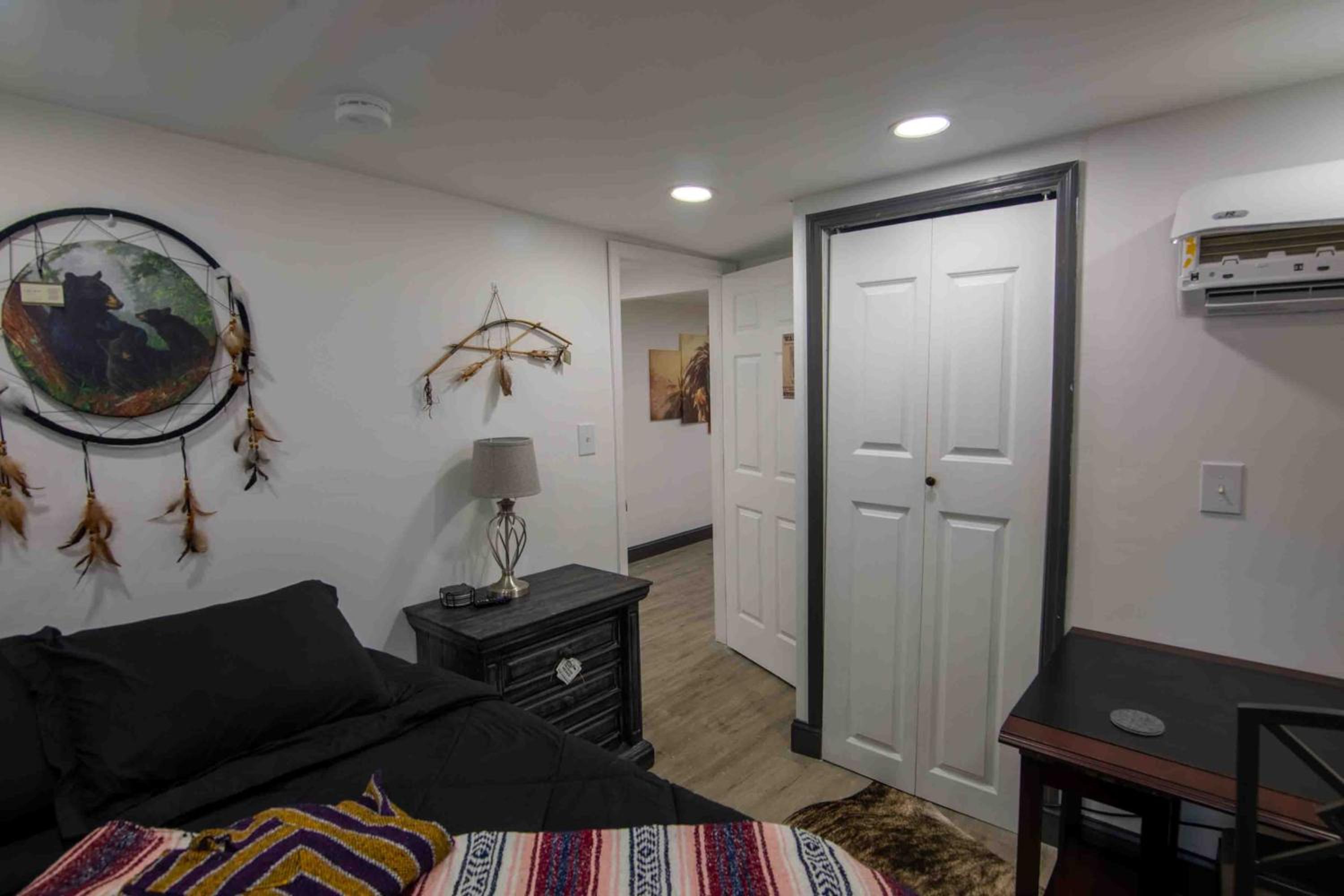 2 bedroom, each with private bathroom minimum 31 days plus booking