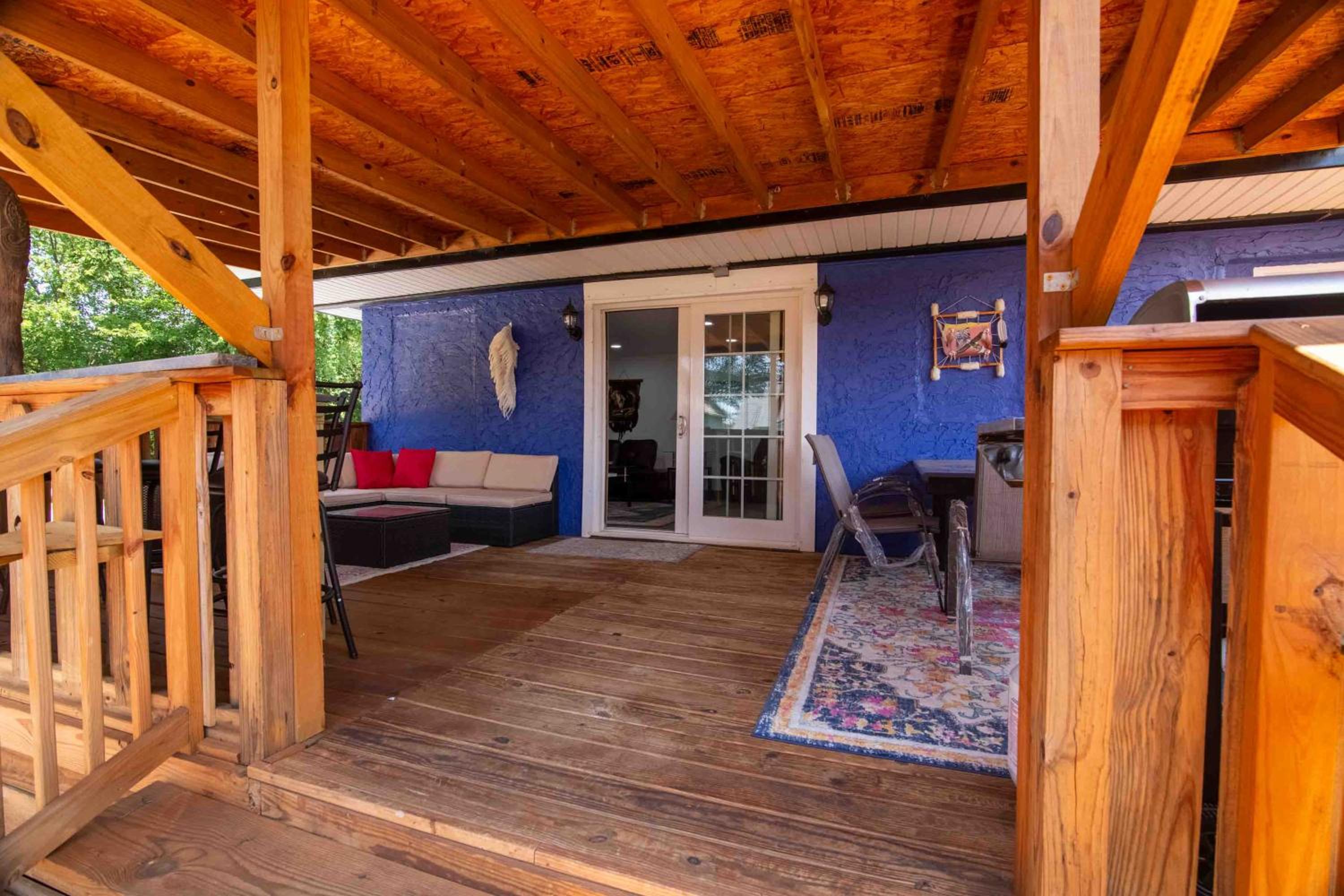 2 bedroom, each with private bathroom minimum 31 days plus booking