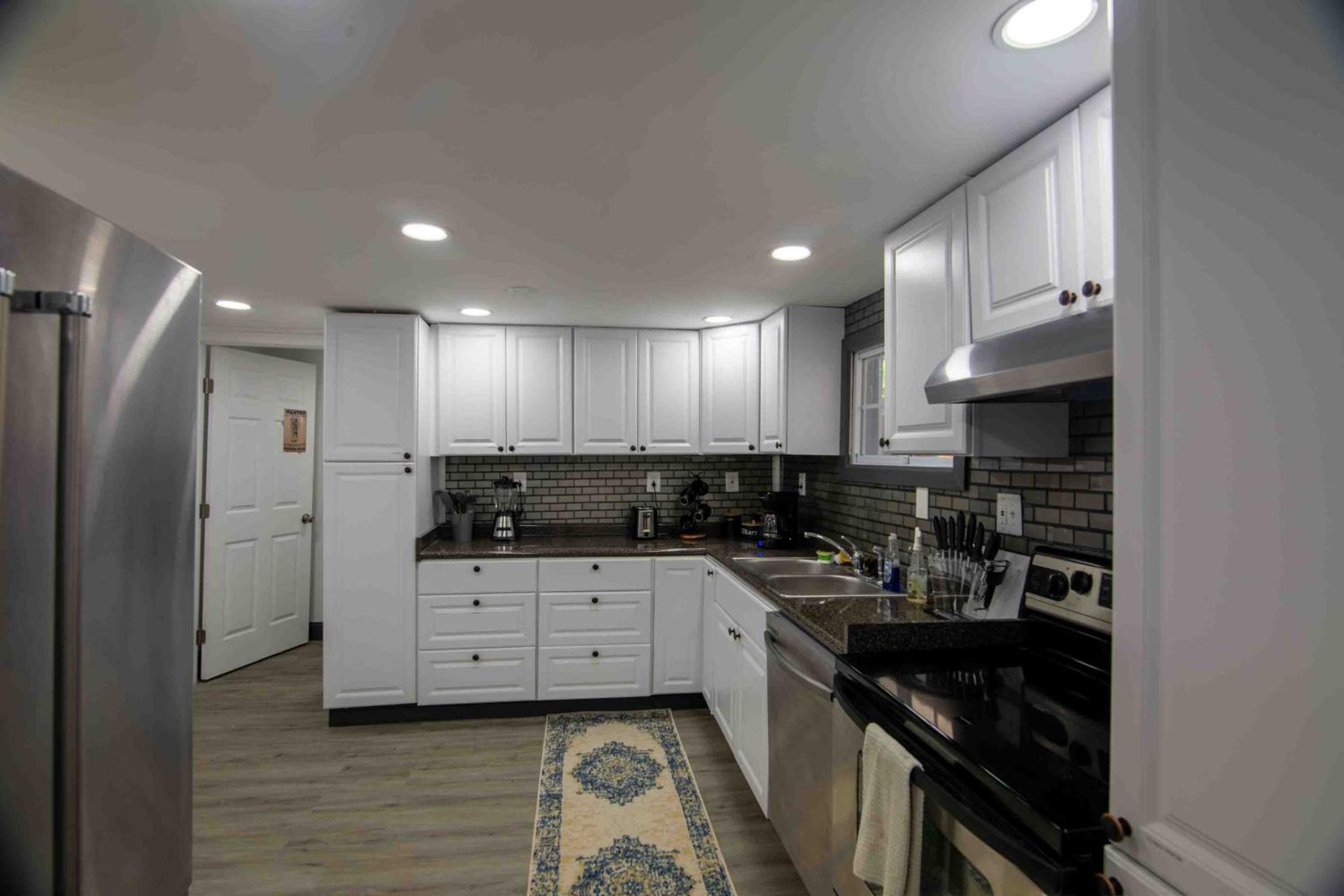 2 bedroom, each with private bathroom minimum 31 days plus booking