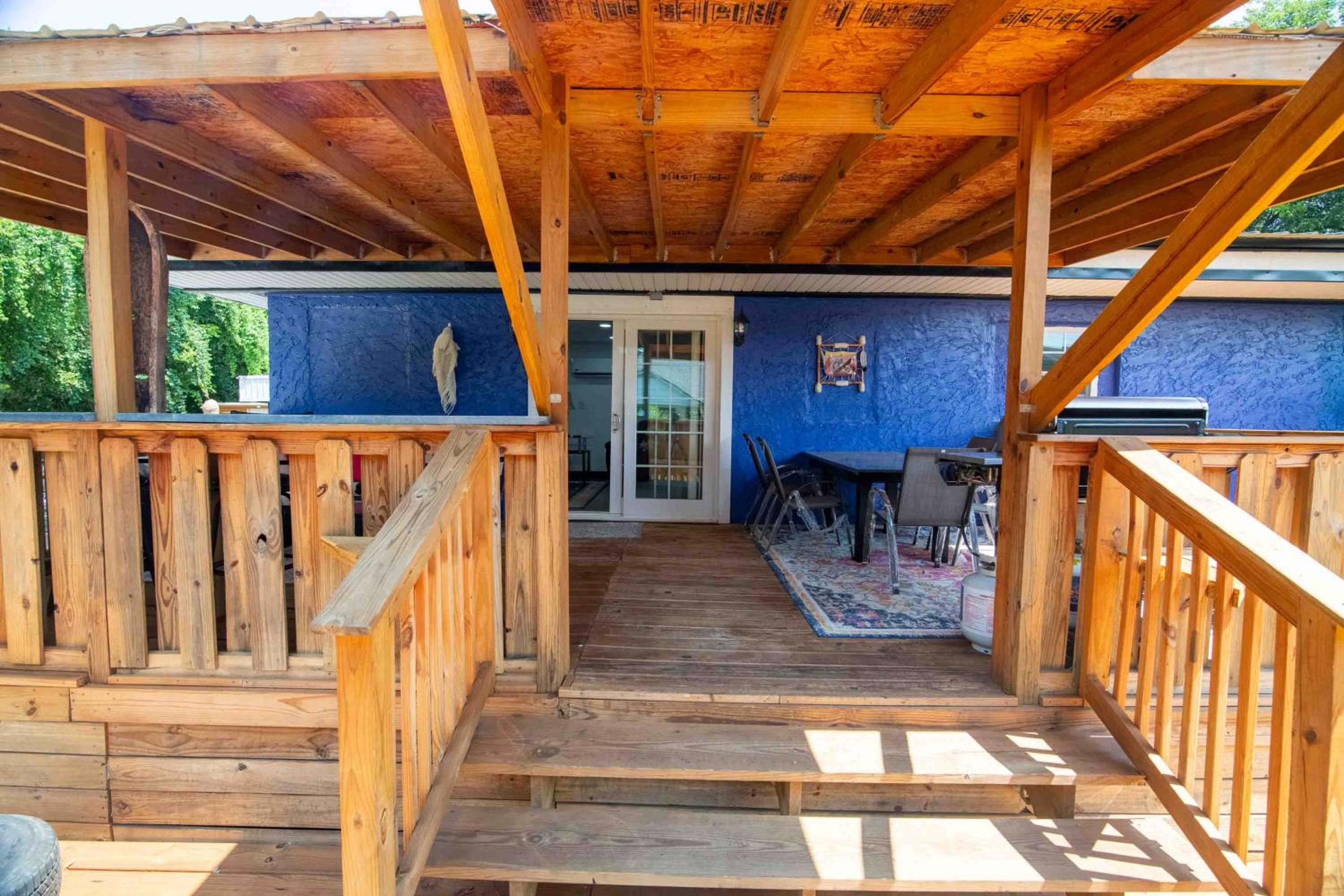 2 bedroom, each with private bathroom minimum 31 days plus booking