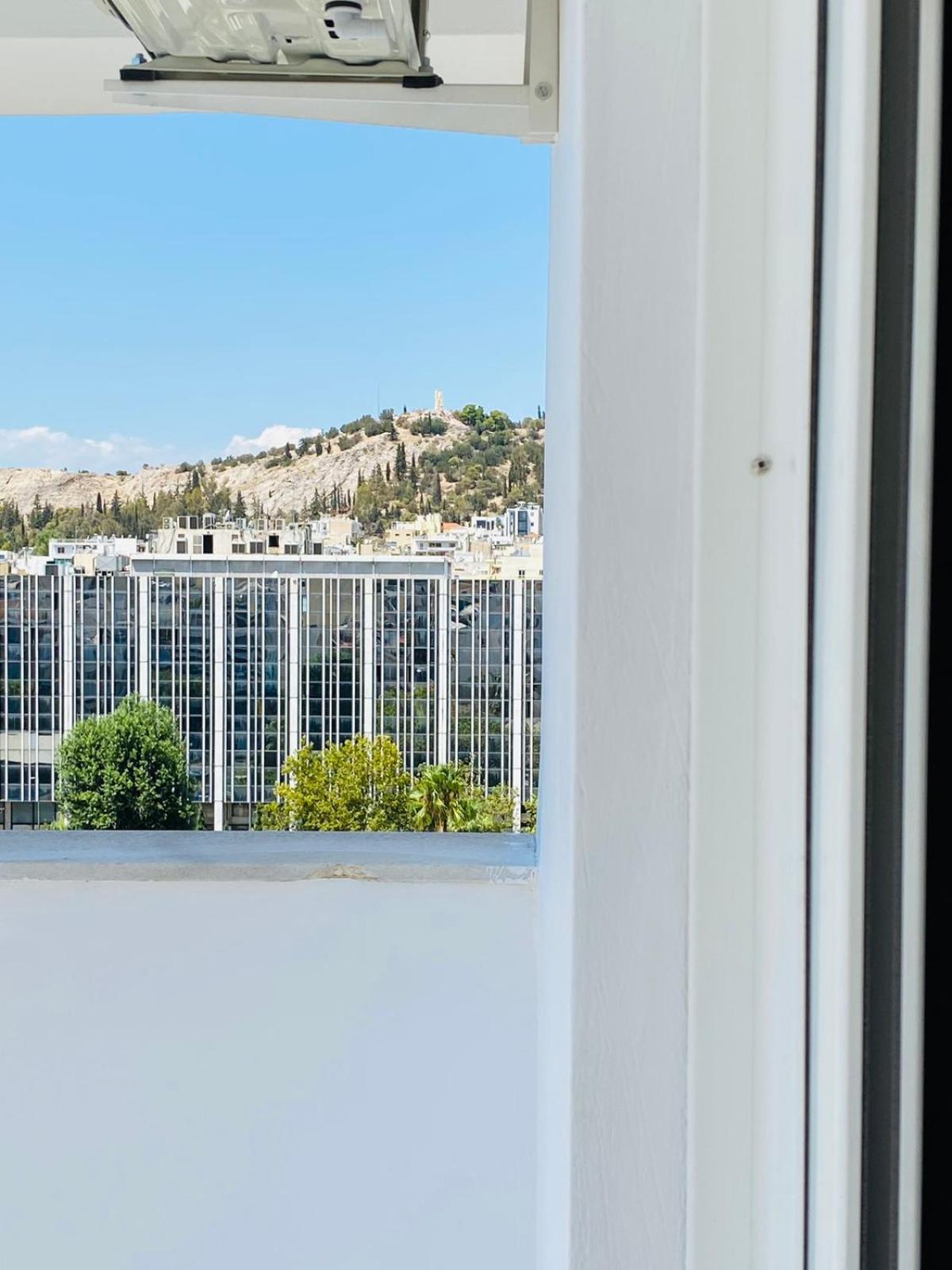 2 BD Top Floor Aprt with Acropolis view