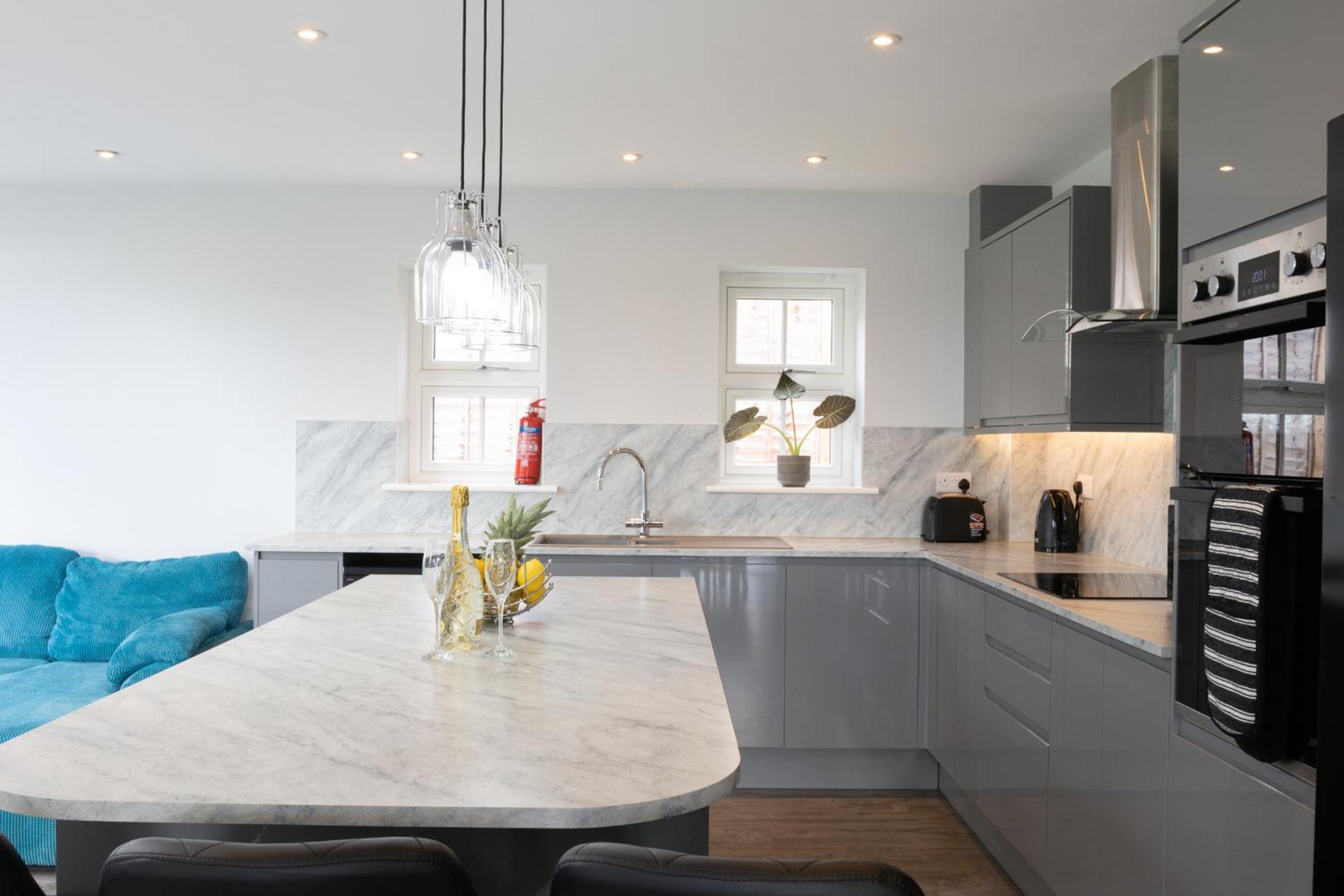 Field View- Amazing 5 bed, Great for contractors and families