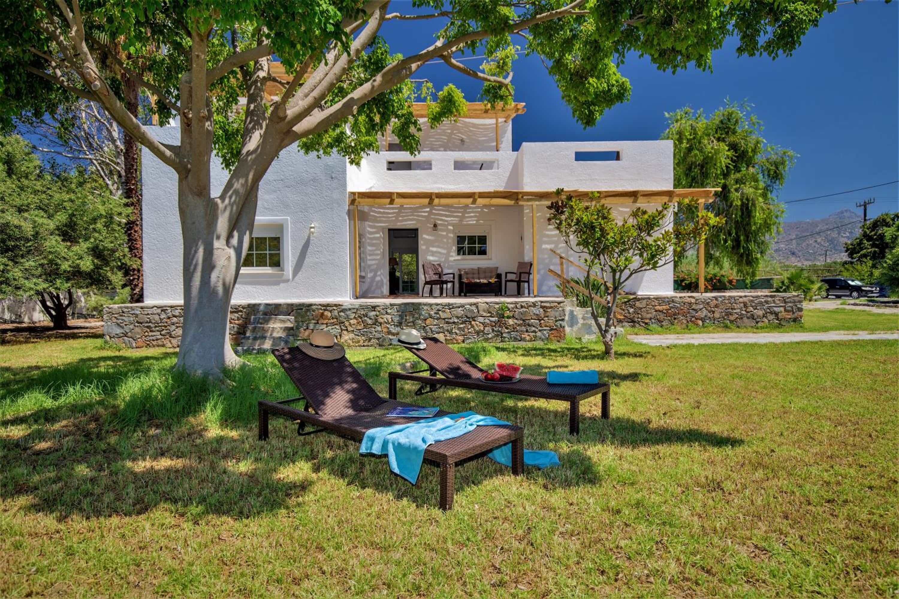 Villa Komorebi 3 Bedroom Spacious Private Garden Home, Walkable Beach & Town photo 2