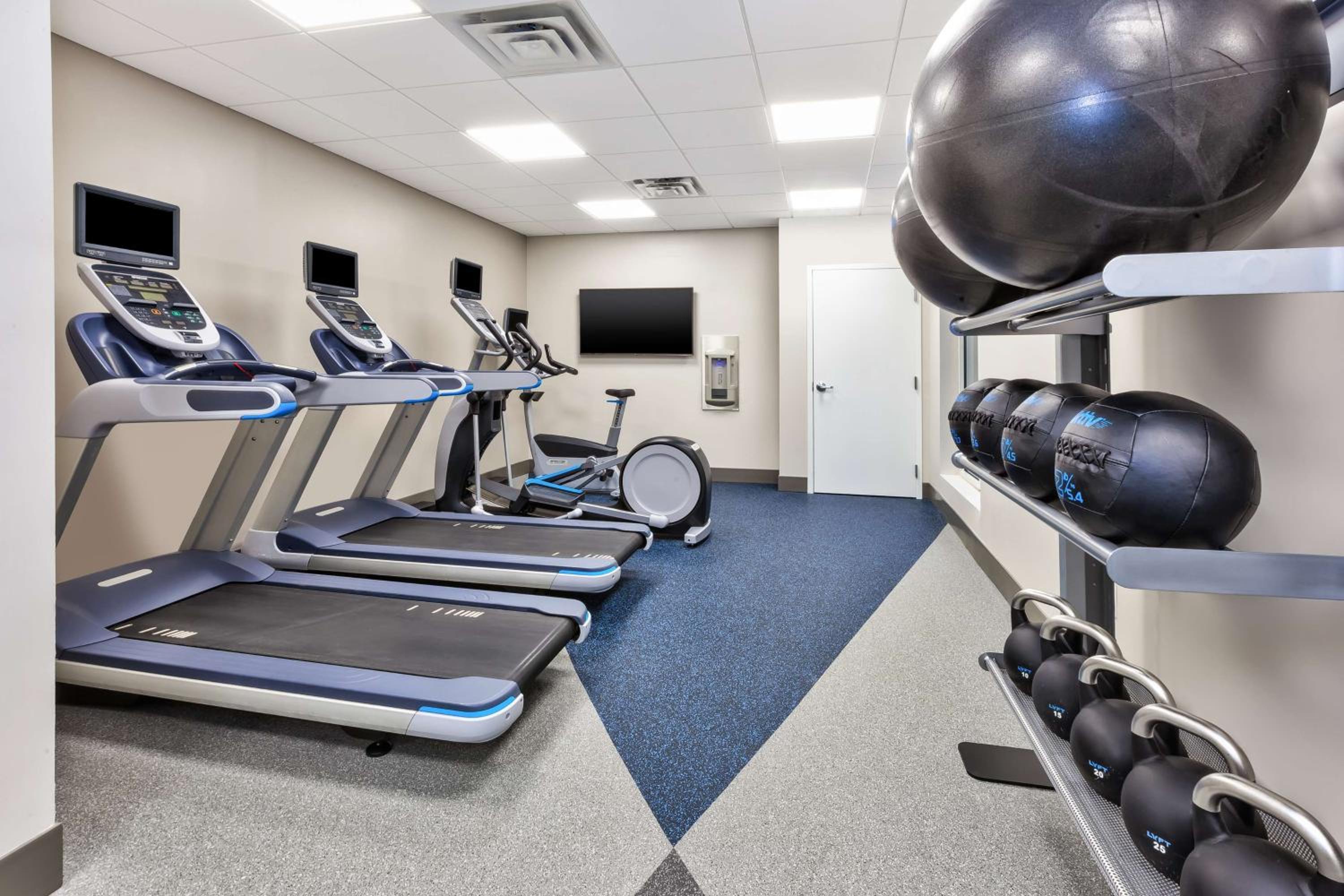 Minneapolis / St Paul Vacations - Hilton Garden Inn Minneapolis Maple Grove - Property Image 3
