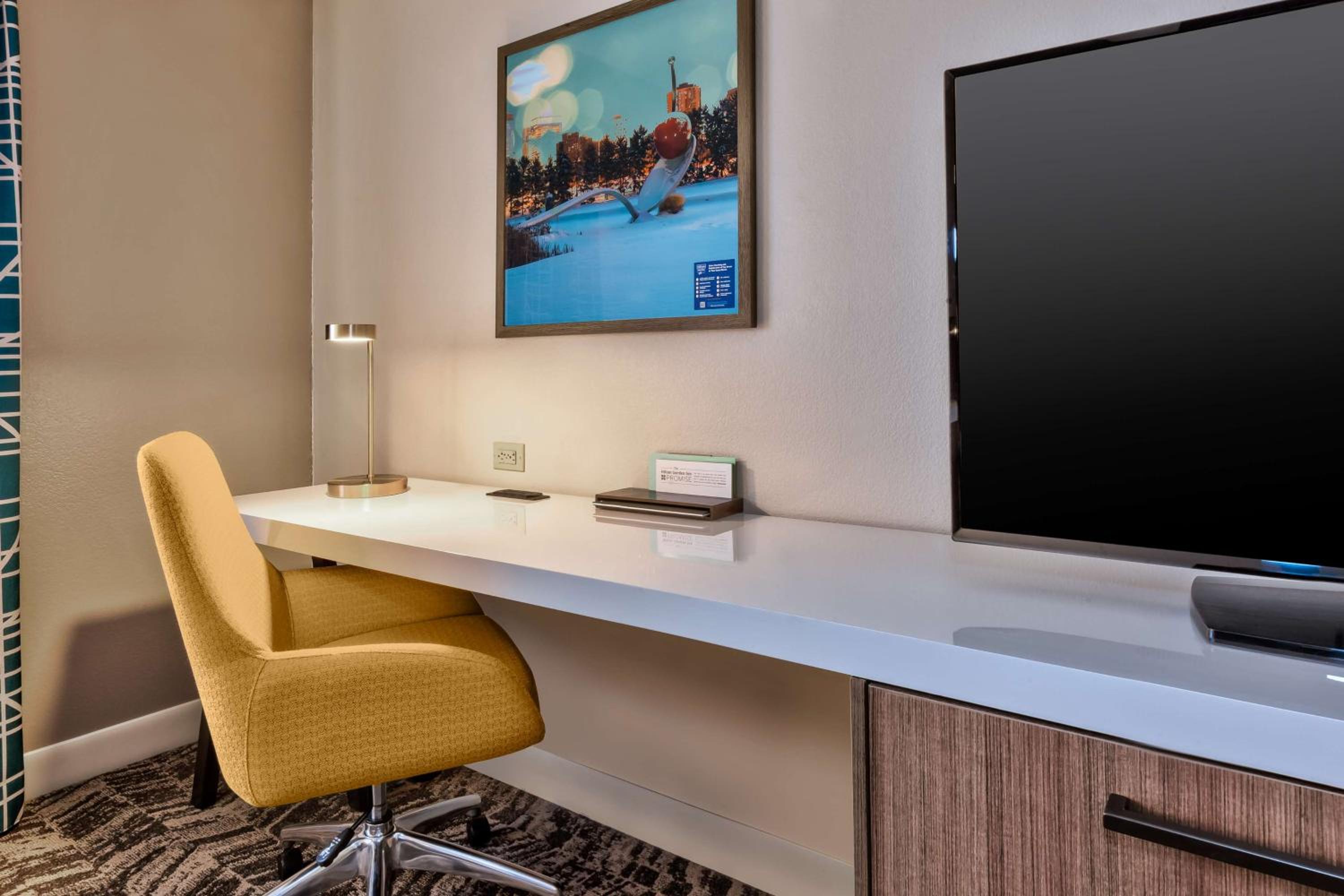 Hilton Garden Inn Minneapolis Maple Grove - Property Image 2