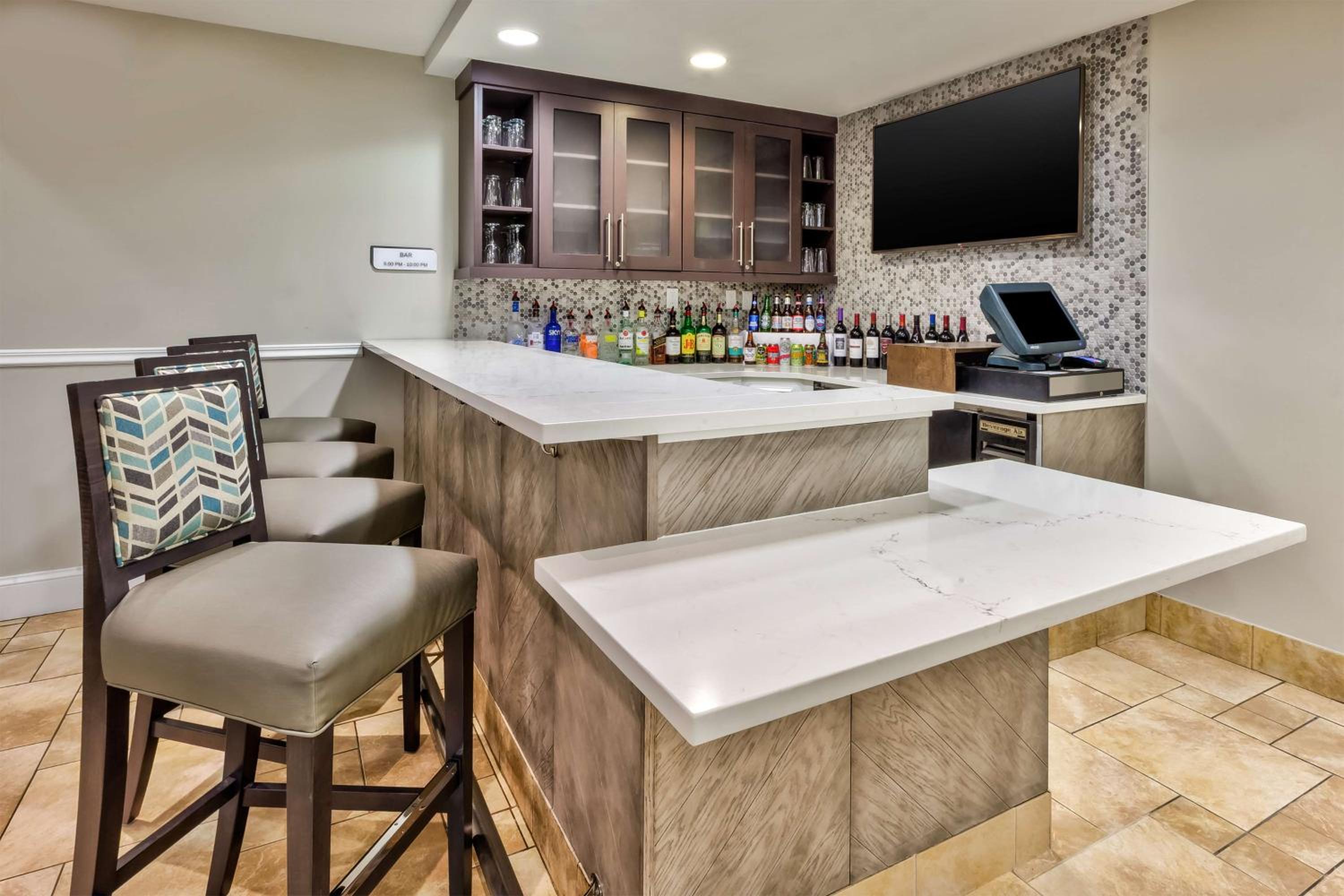 Hilton Garden Inn Minneapolis Maple Grove - Property Image 9