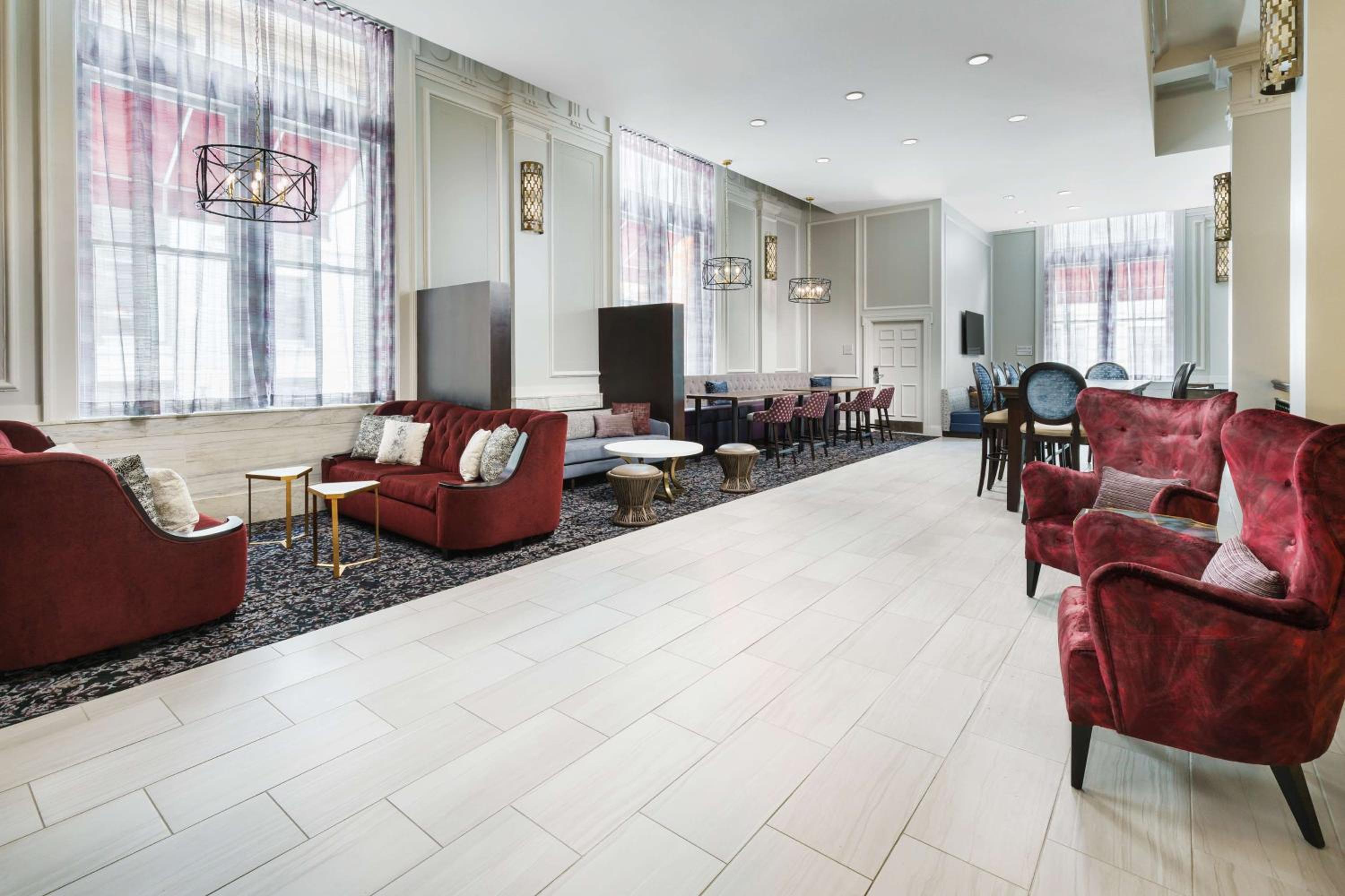 Hampton Inn Suites Baltimore Inner Harbor - Property Image 22