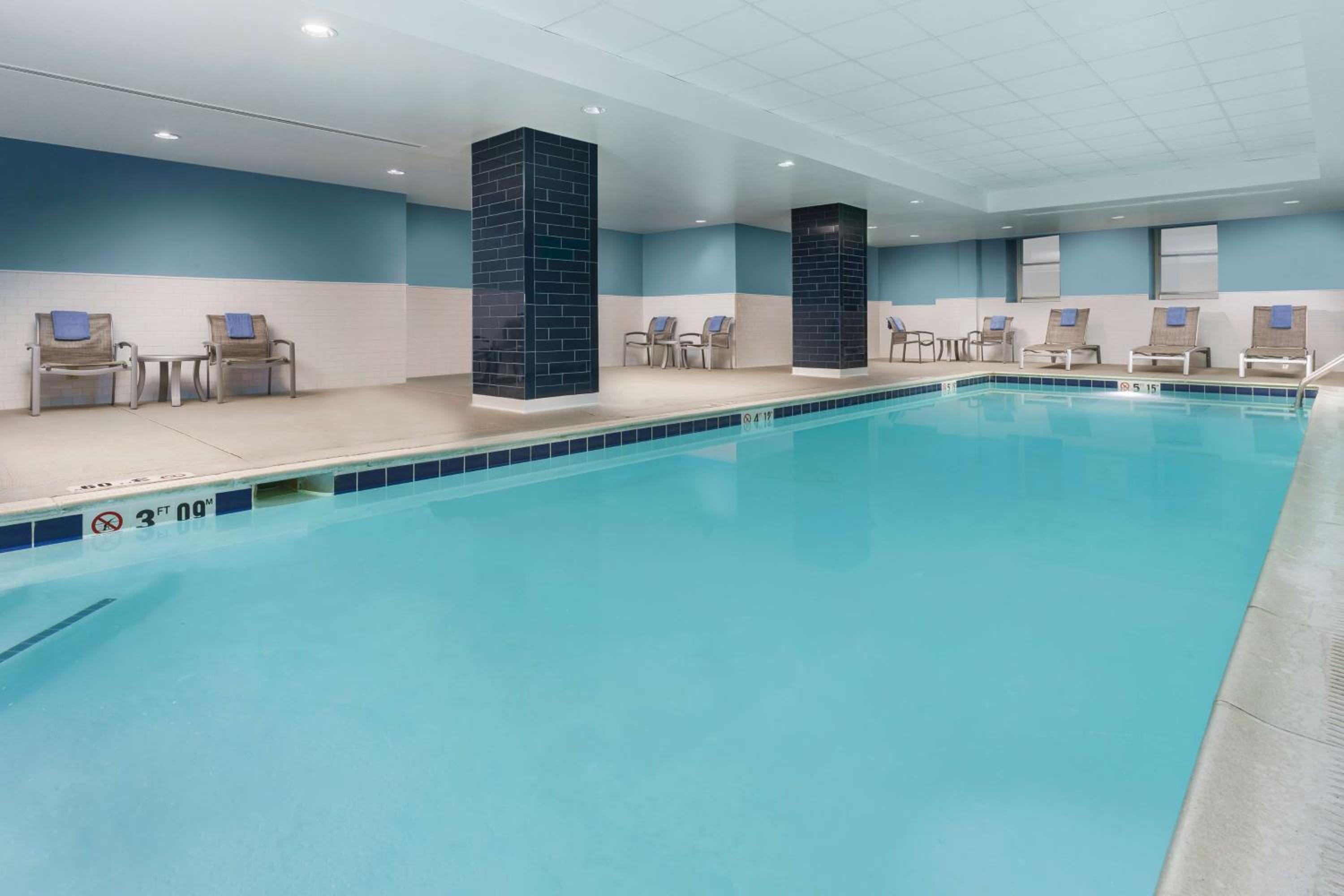 Hampton Inn Suites Baltimore Inner Harbor - Property Image 25