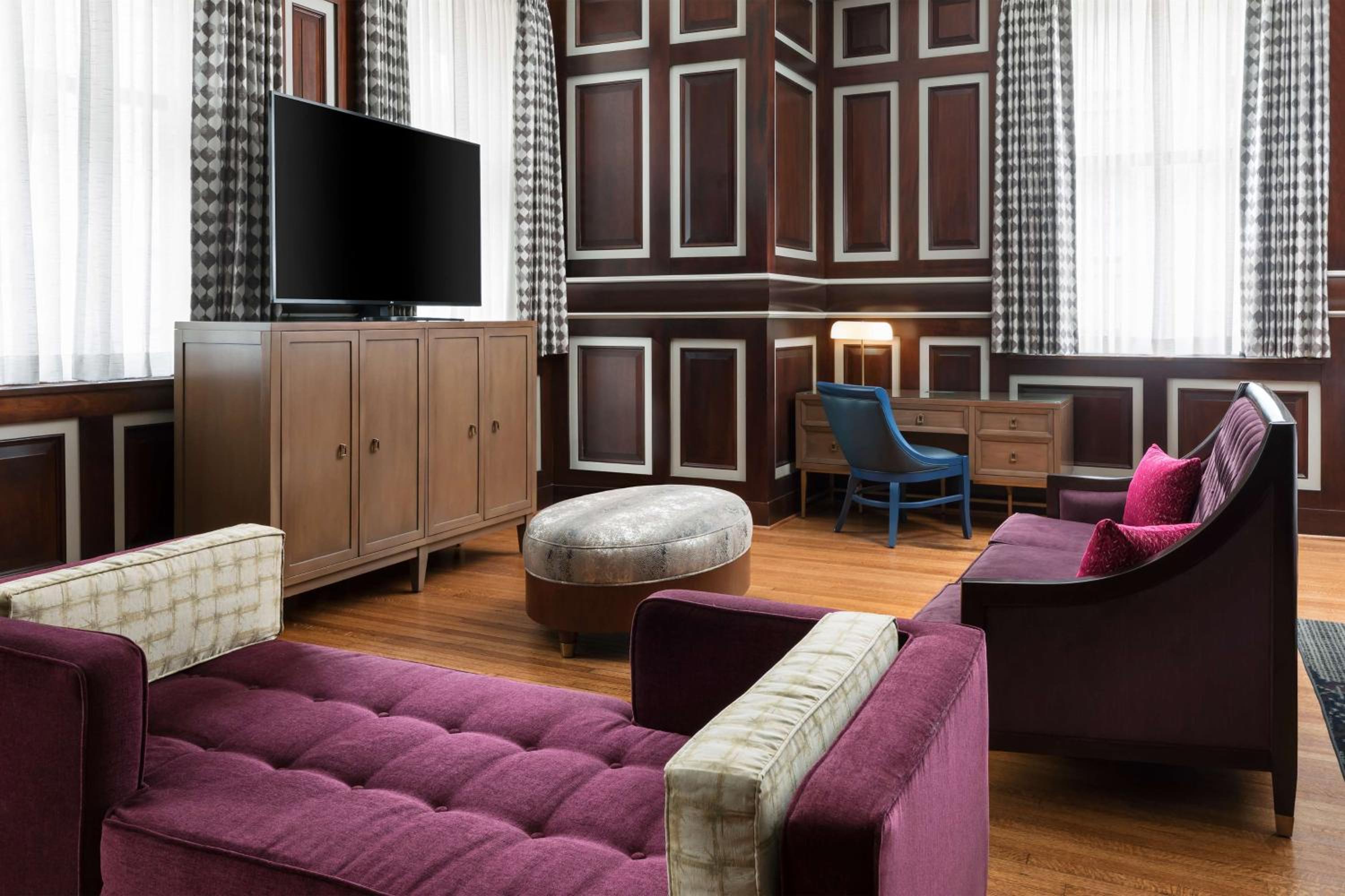 Hampton Inn Suites Baltimore Inner Harbor - Property Image 21