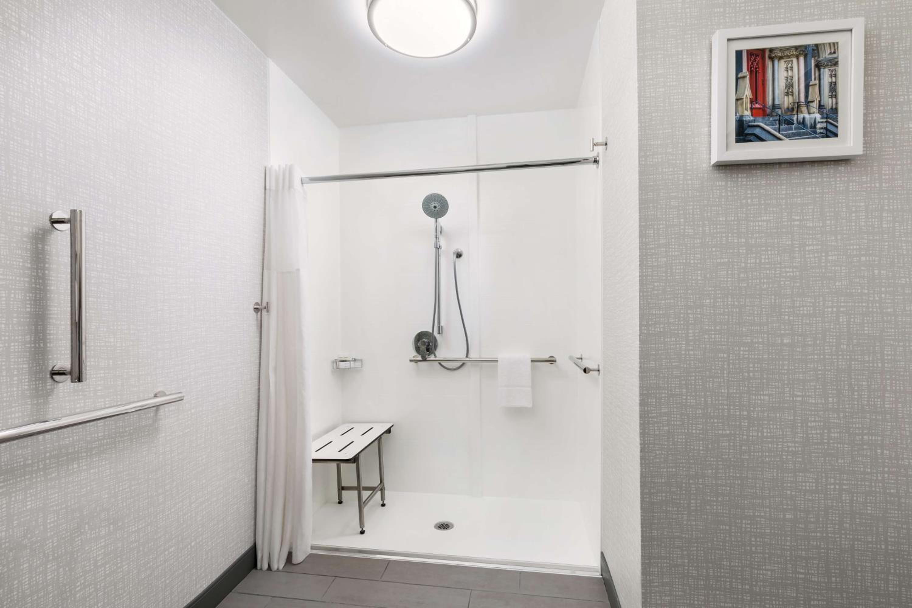 Hampton Inn Suites Baltimore Inner Harbor - Property Image 35