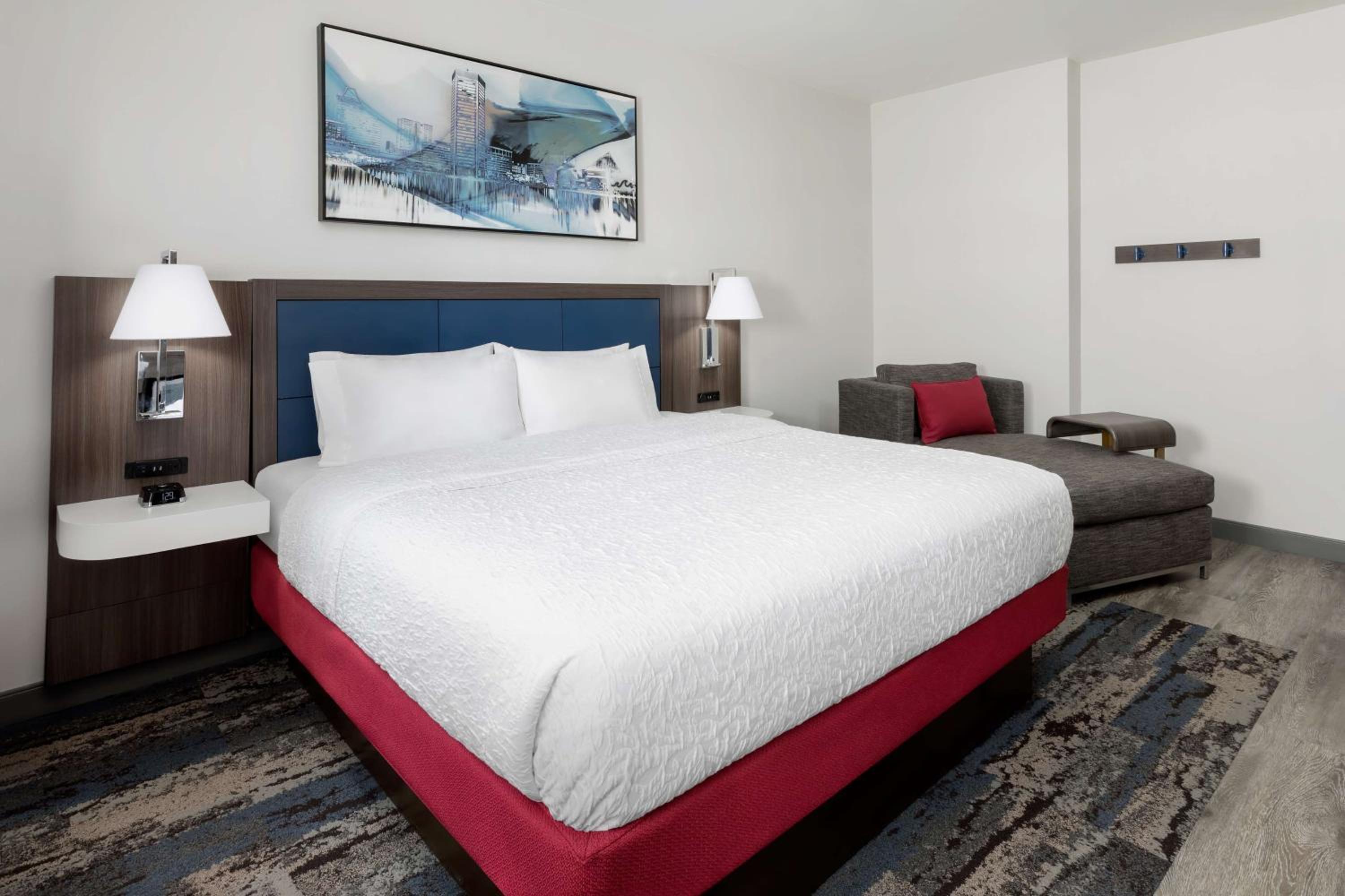 Hampton Inn  Suites Baltimore Inner Harbor - Property Image 10