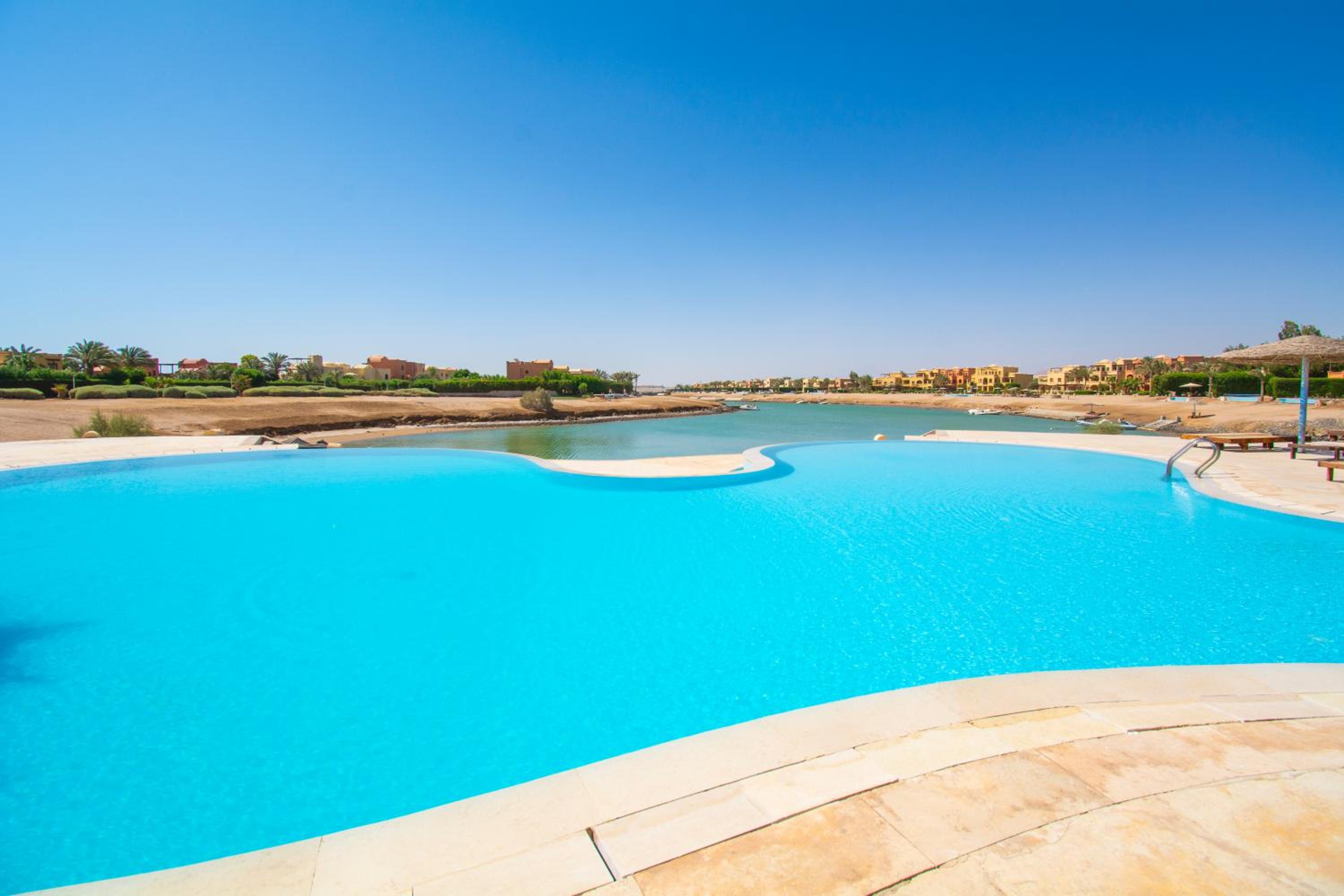 Tranquil 3BR Town House Free Pool and Sea Lagoon view 4