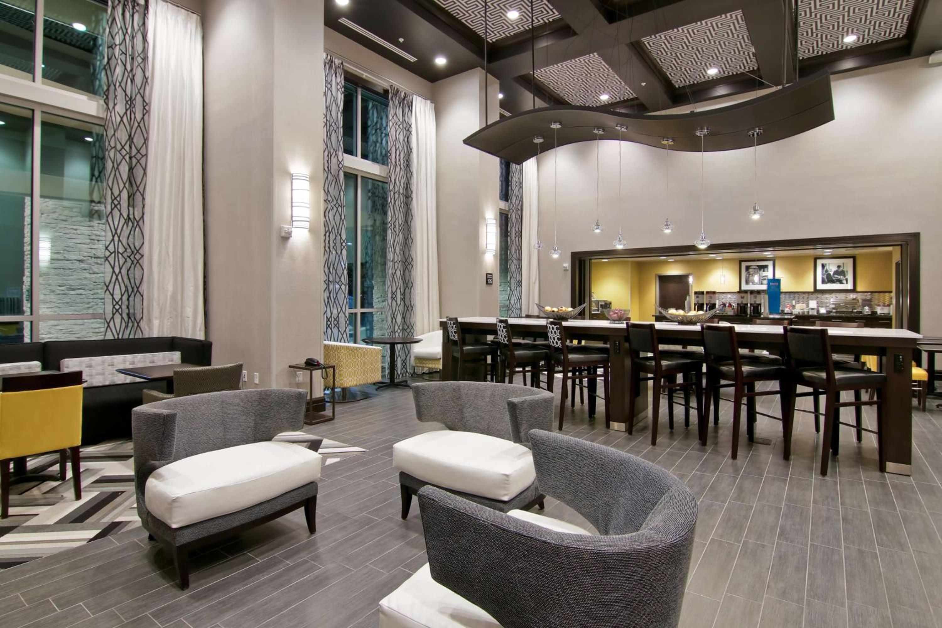 Seattle Vacations - Hampton Inn  Suites Bellevue Downtown/Seattle - Property Image 4