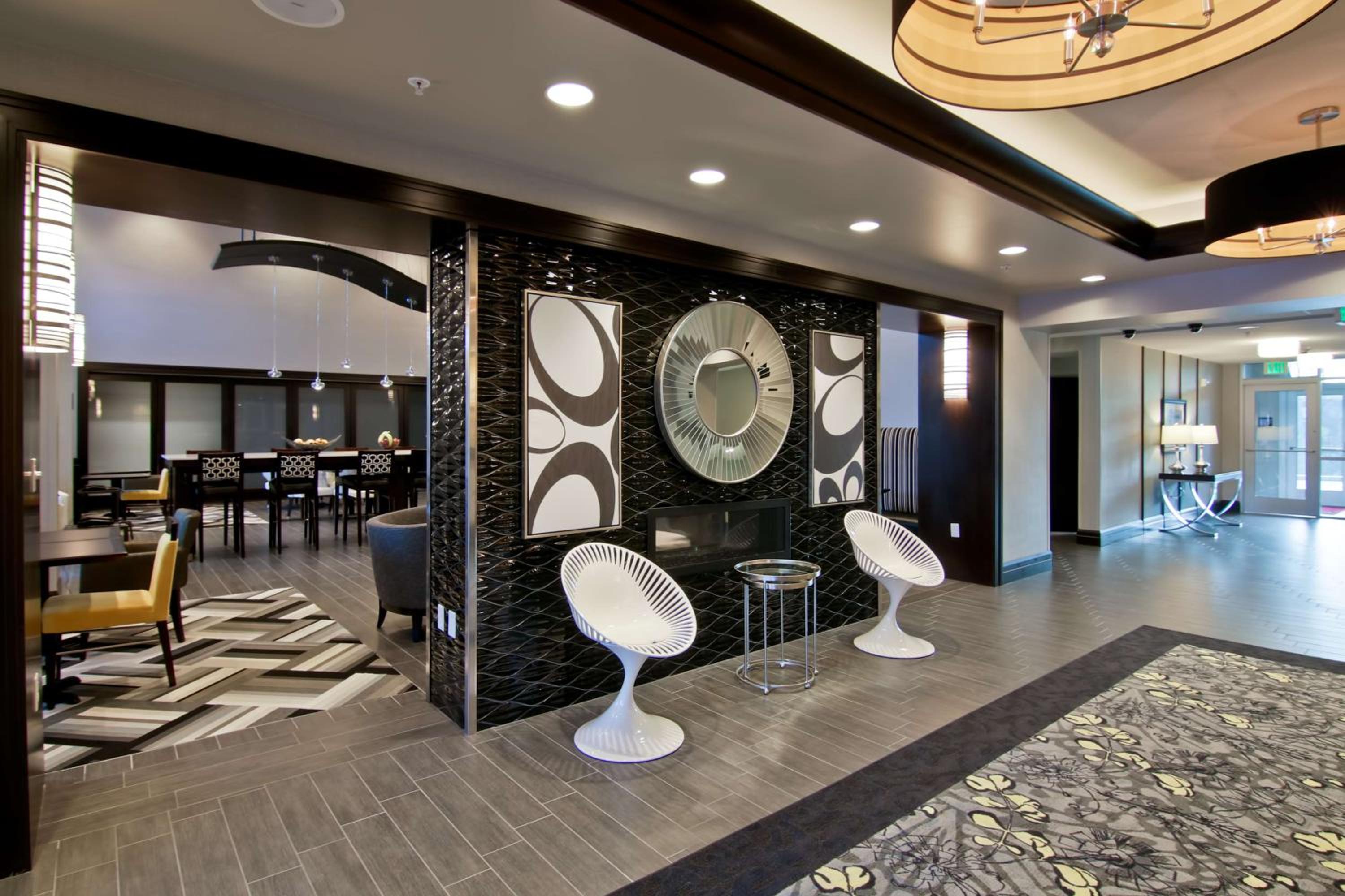 Seattle Vacations - Hampton Inn  Suites Bellevue Downtown/Seattle - Property Image 5
