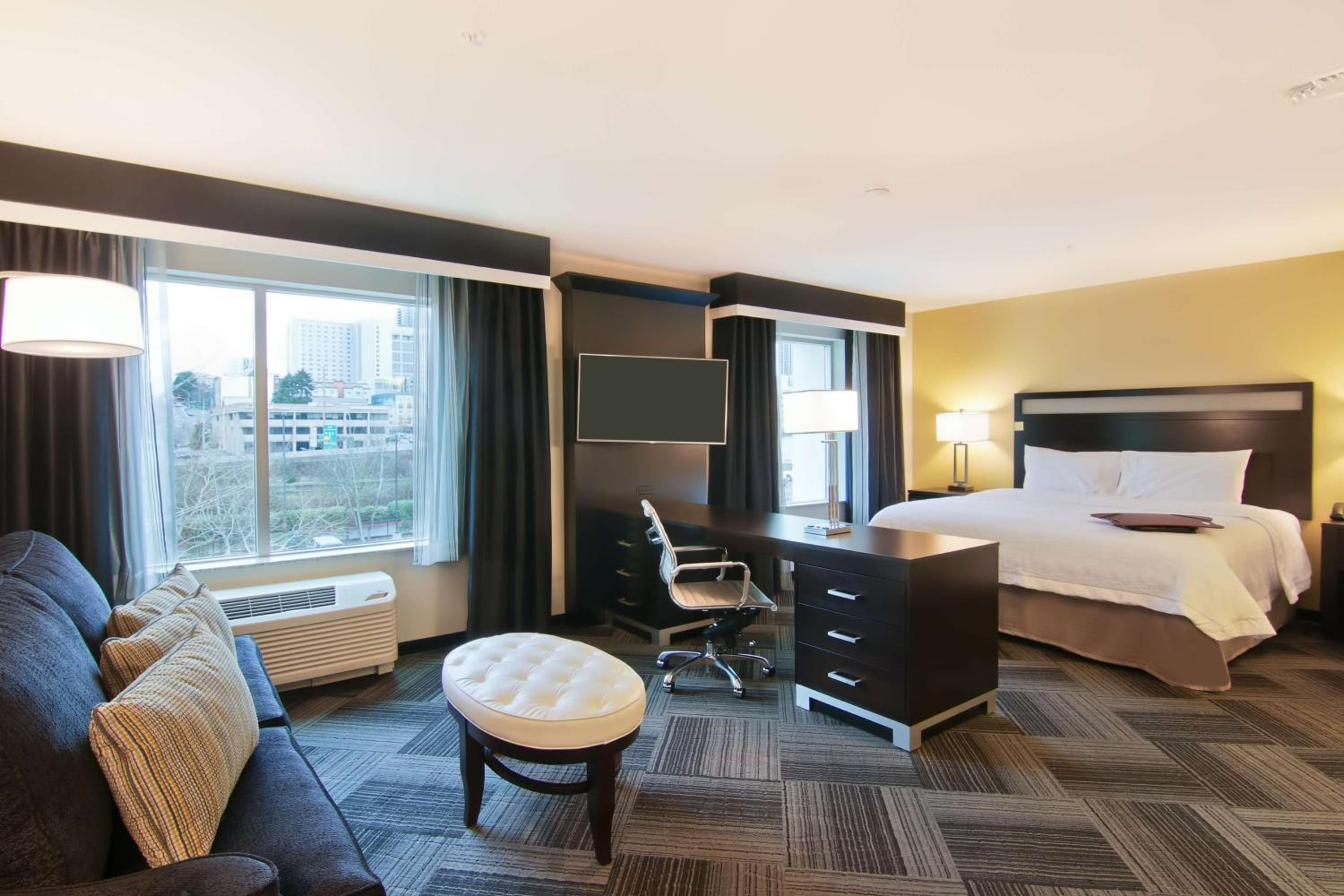 Hampton Inn  Suites Bellevue Downtown/Seattle - Property Image 3