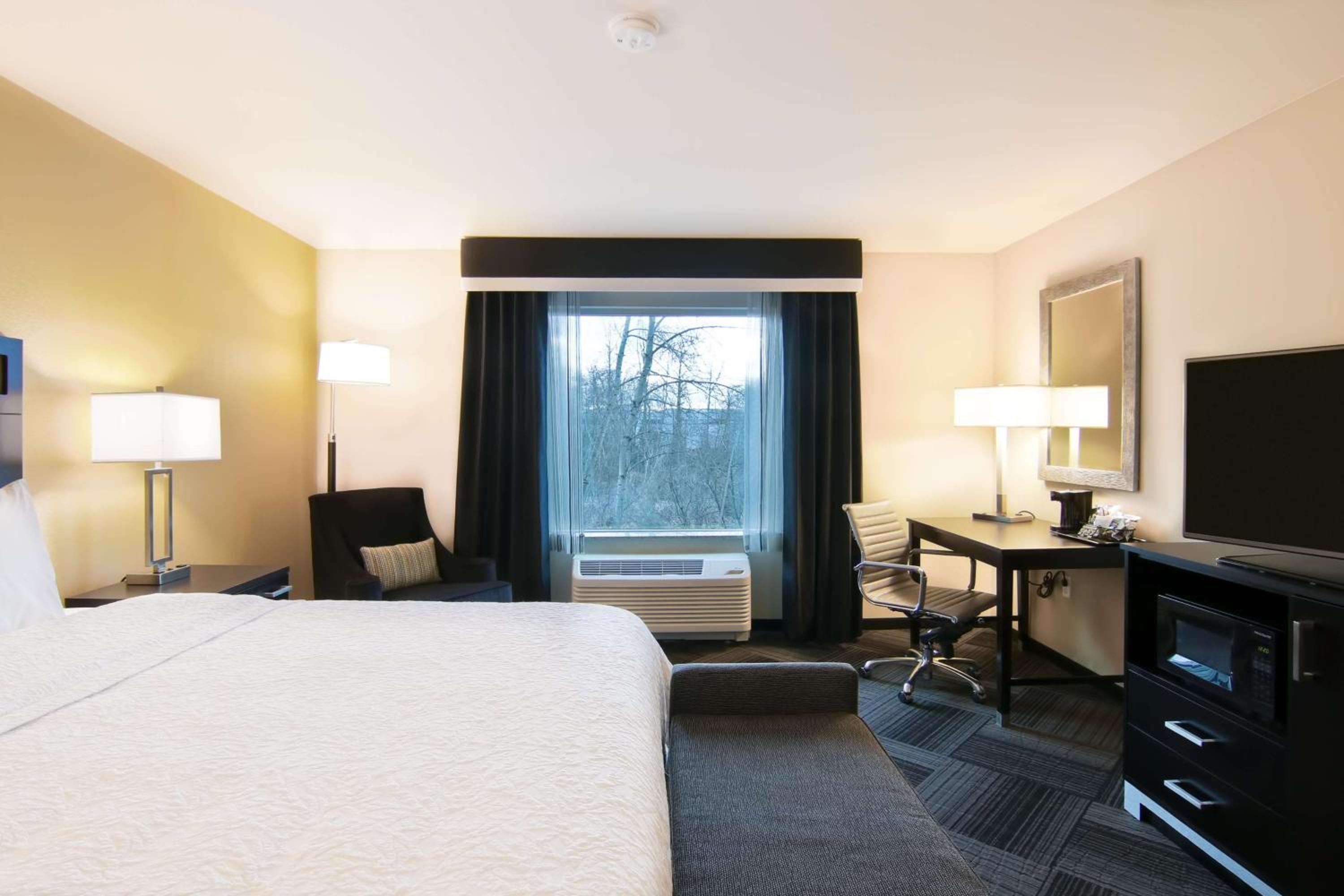 Hampton Inn  Suites Bellevue Downtown/Seattle - Property Image 4