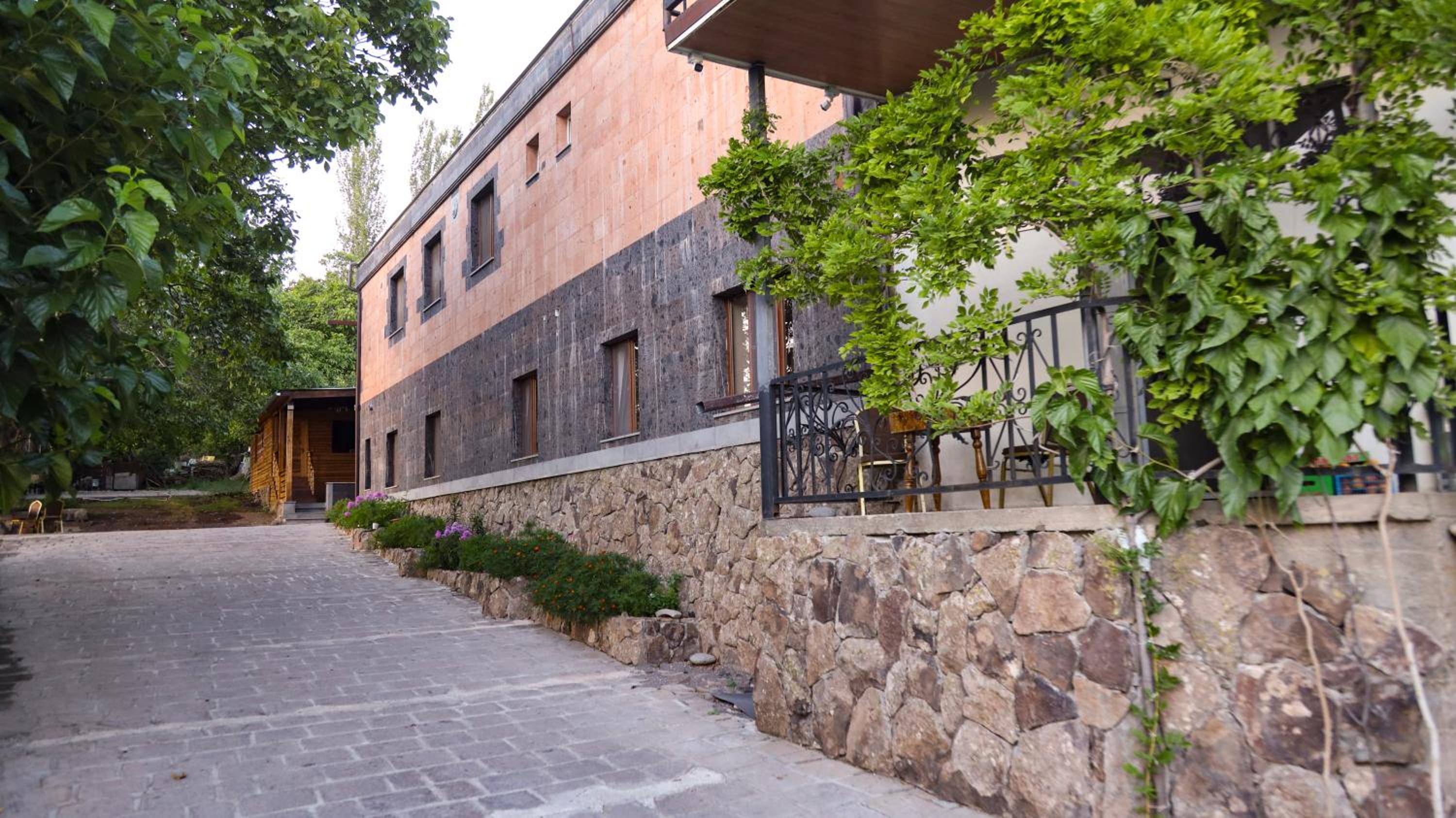 Old Byurakan Gouest House