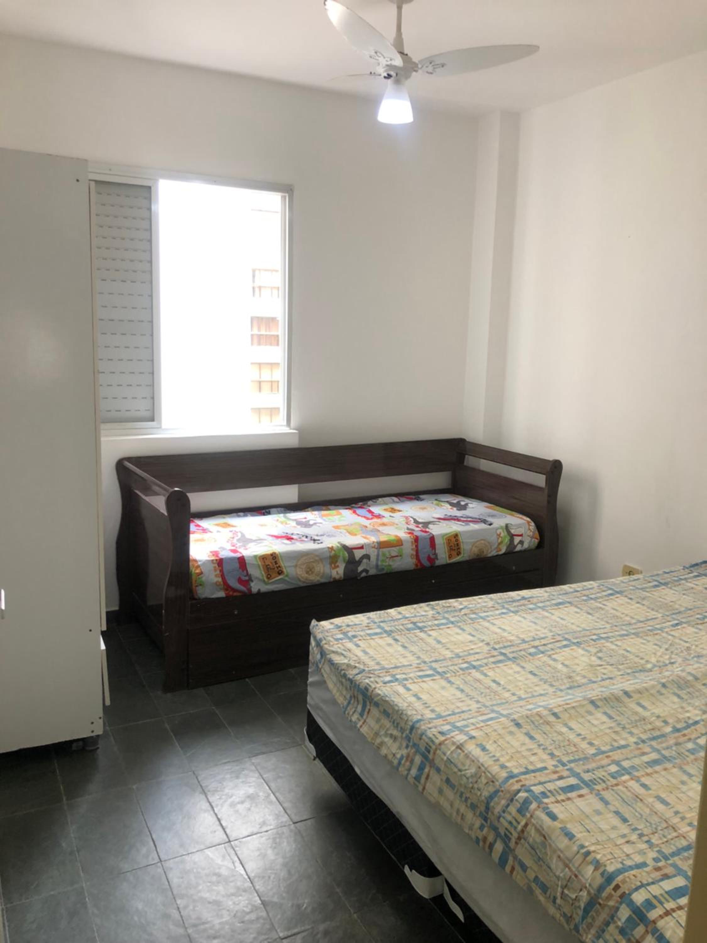 Apartamento à 150m na Praia da Pitangueiras em local Nobre
