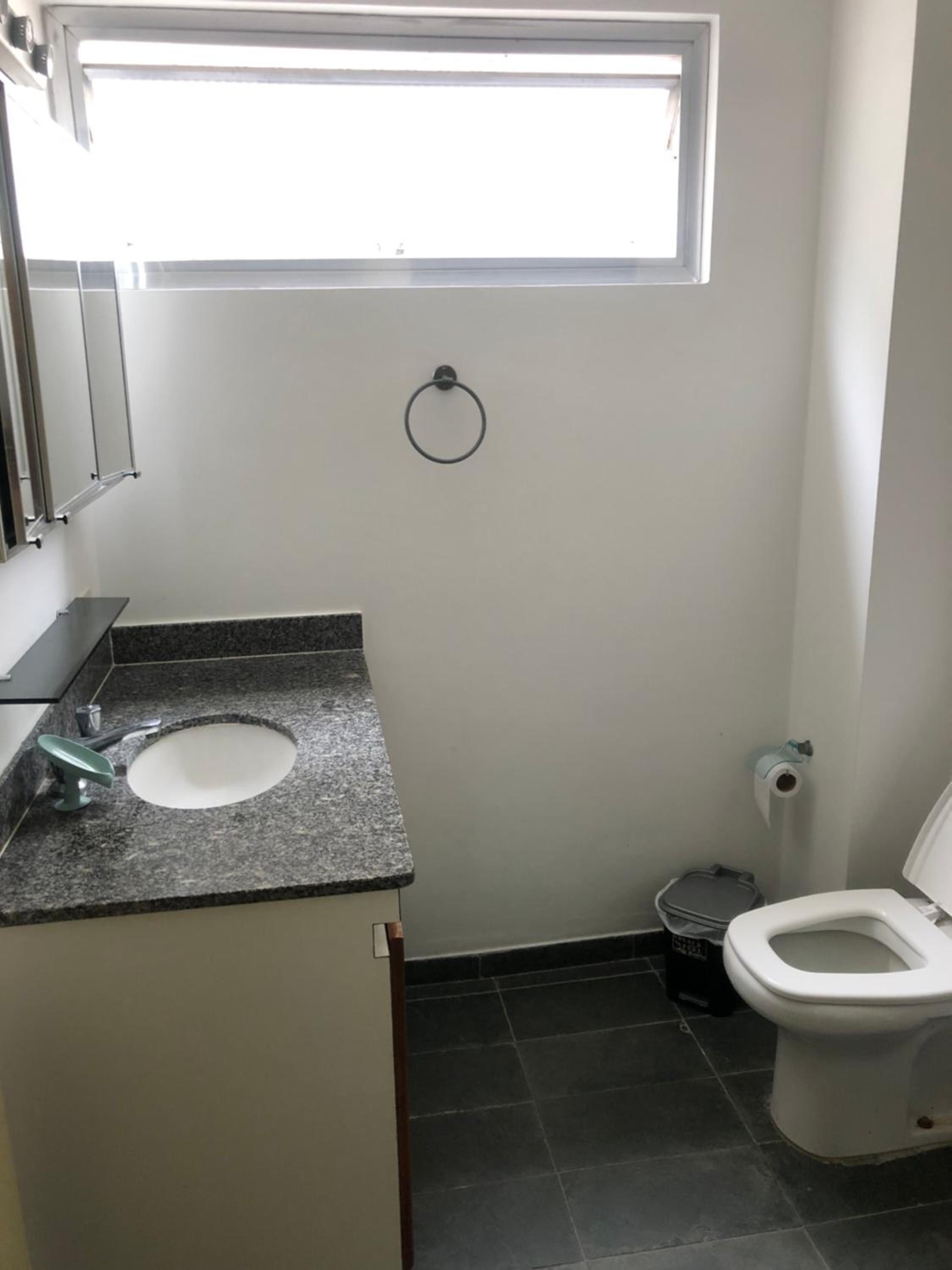 Apartamento à 150m na Praia da Pitangueiras em local Nobre