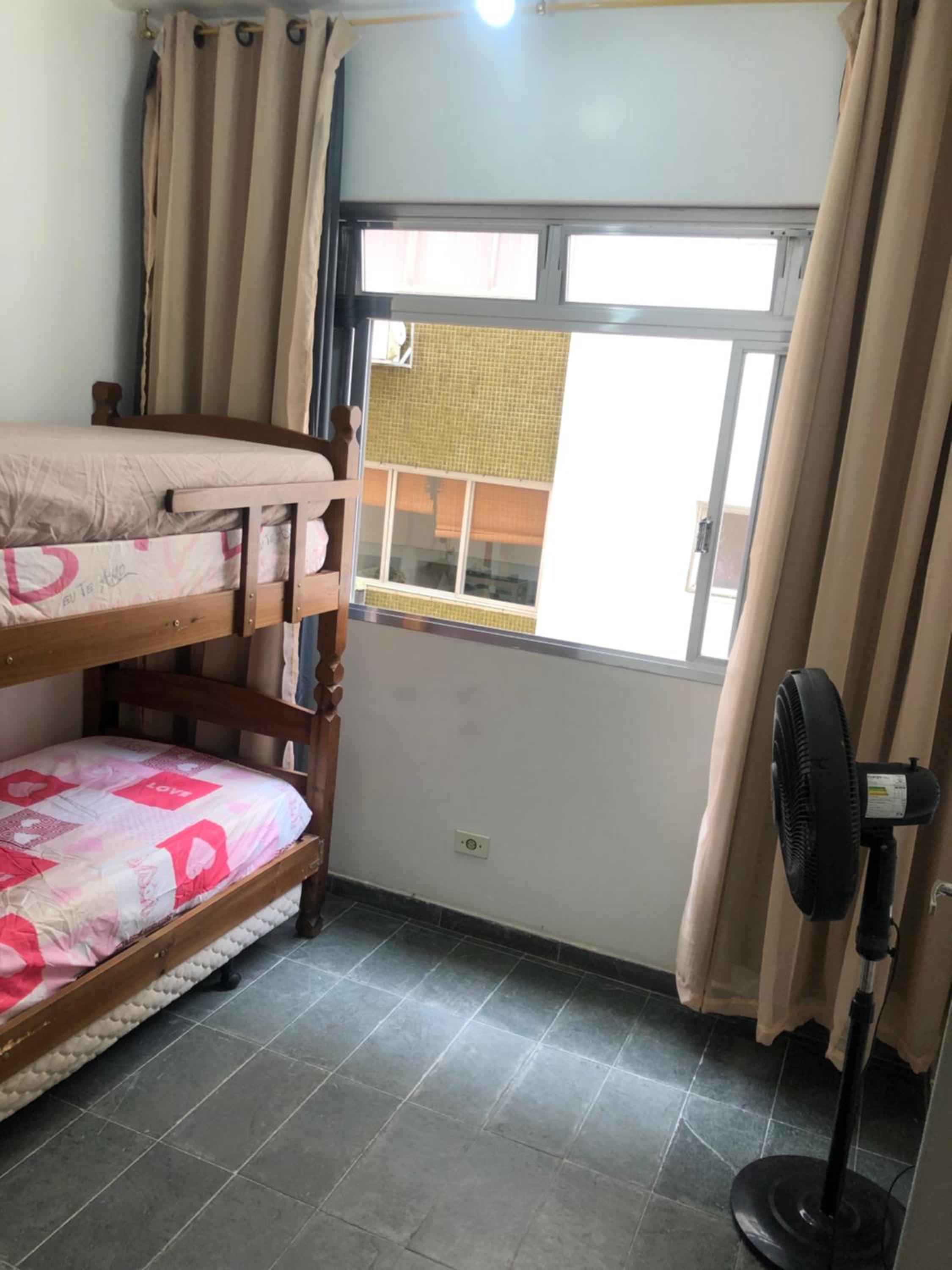 Apartamento à 150m na Praia da Pitangueiras em local Nobre