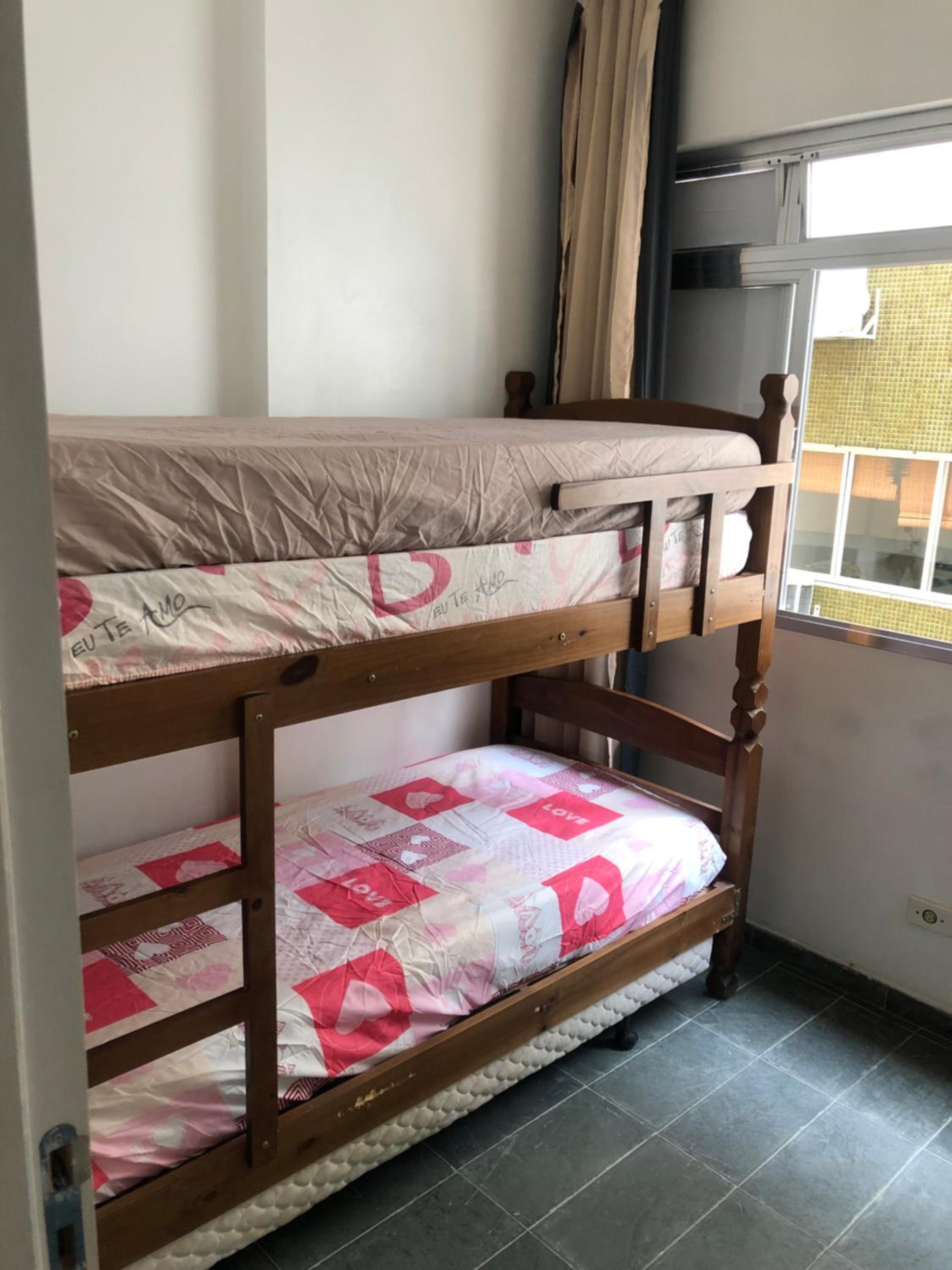 Apartamento à 150m na Praia da Pitangueiras em local Nobre