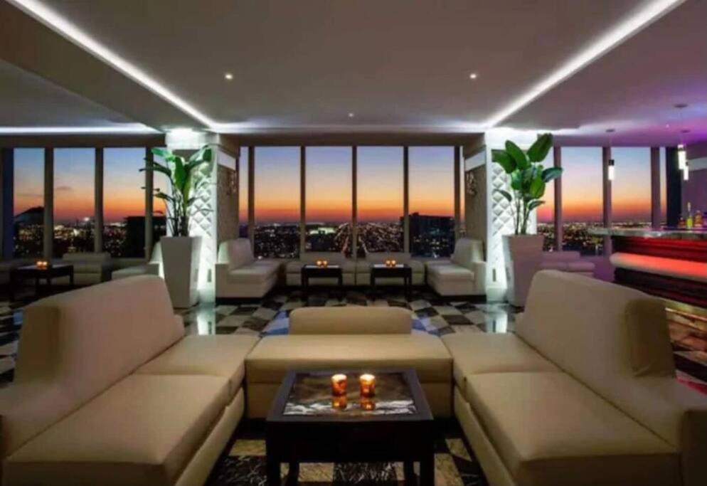 ICON & W Hotel Waterfront 22nd Floor Top Spa
