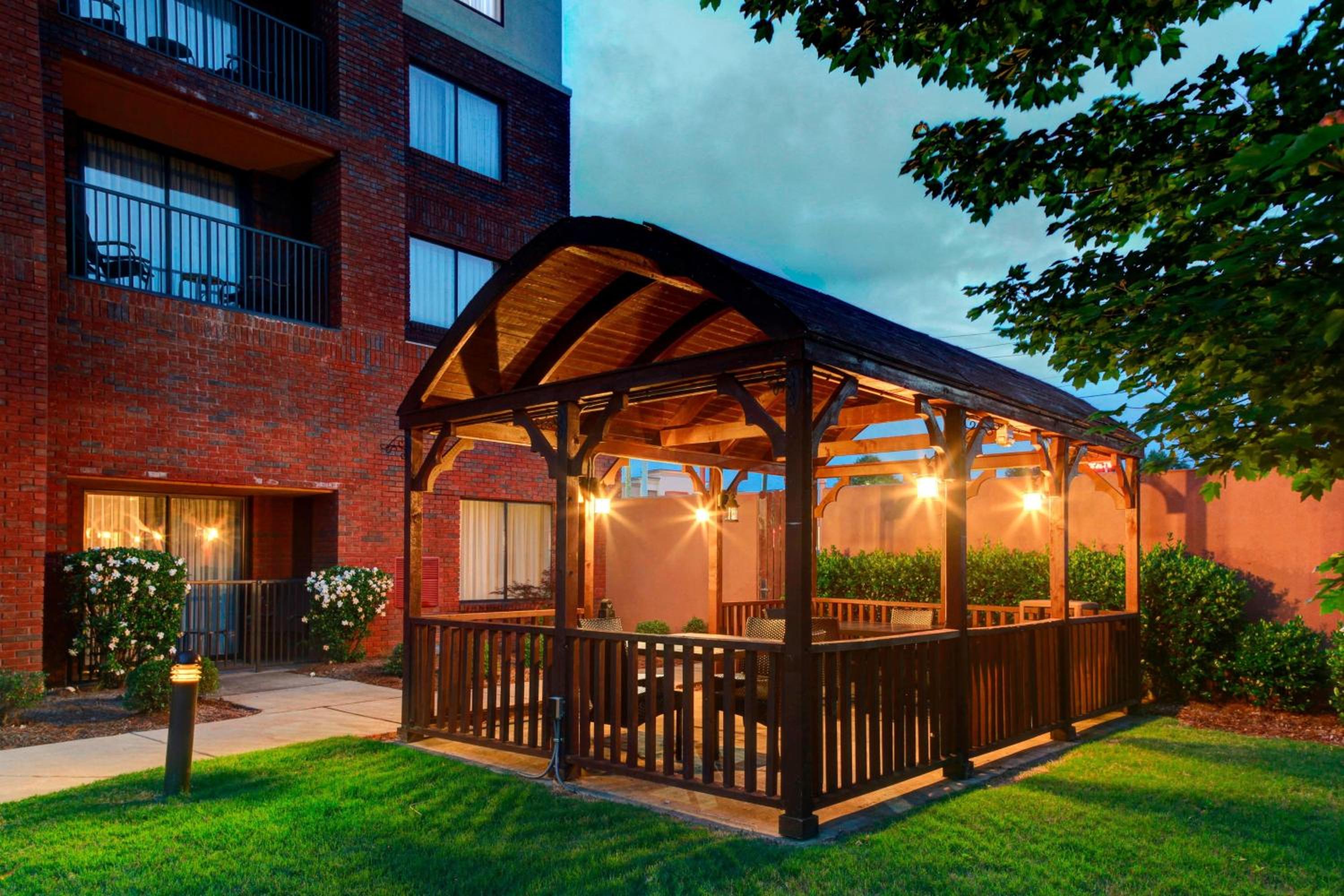 Oxford Vacations - Courtyard by Marriott Anniston Oxford - Property Image 3