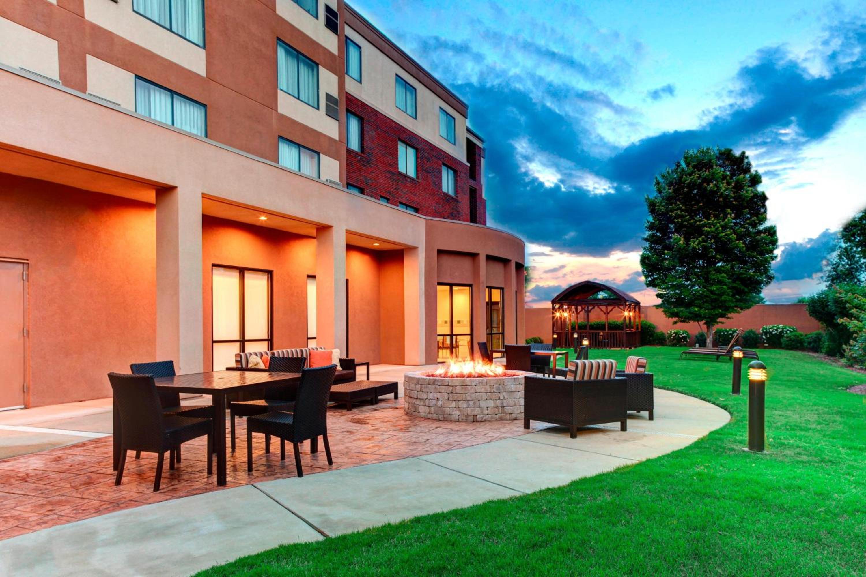 Oxford Vacations - Courtyard by Marriott Anniston Oxford - Property Image 4